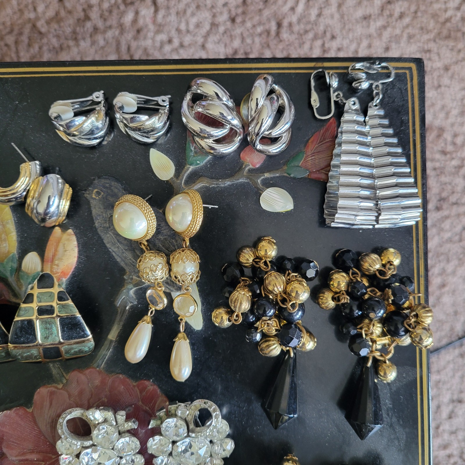 VINTAGE LOT 18 PAIRS OF COSTUME EARRINGS + OTHER JEWELRY ASSORTMENT-NICE