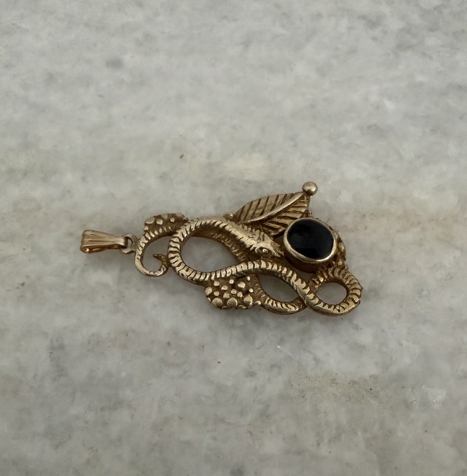 Vintage Gold Sterling Silver 925 Textured Snake Onyx Leaves Pendant
