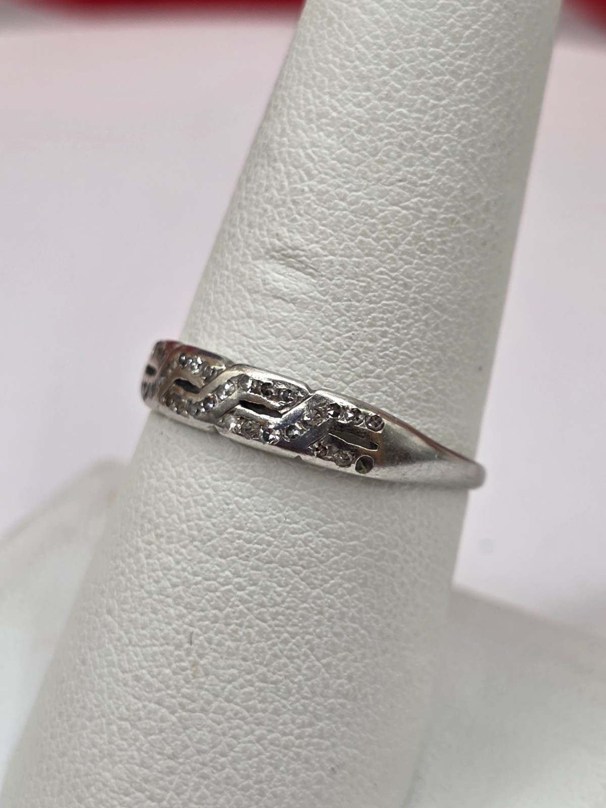 Antique Platinum Diamond art Deco band ring rose cut diamonds