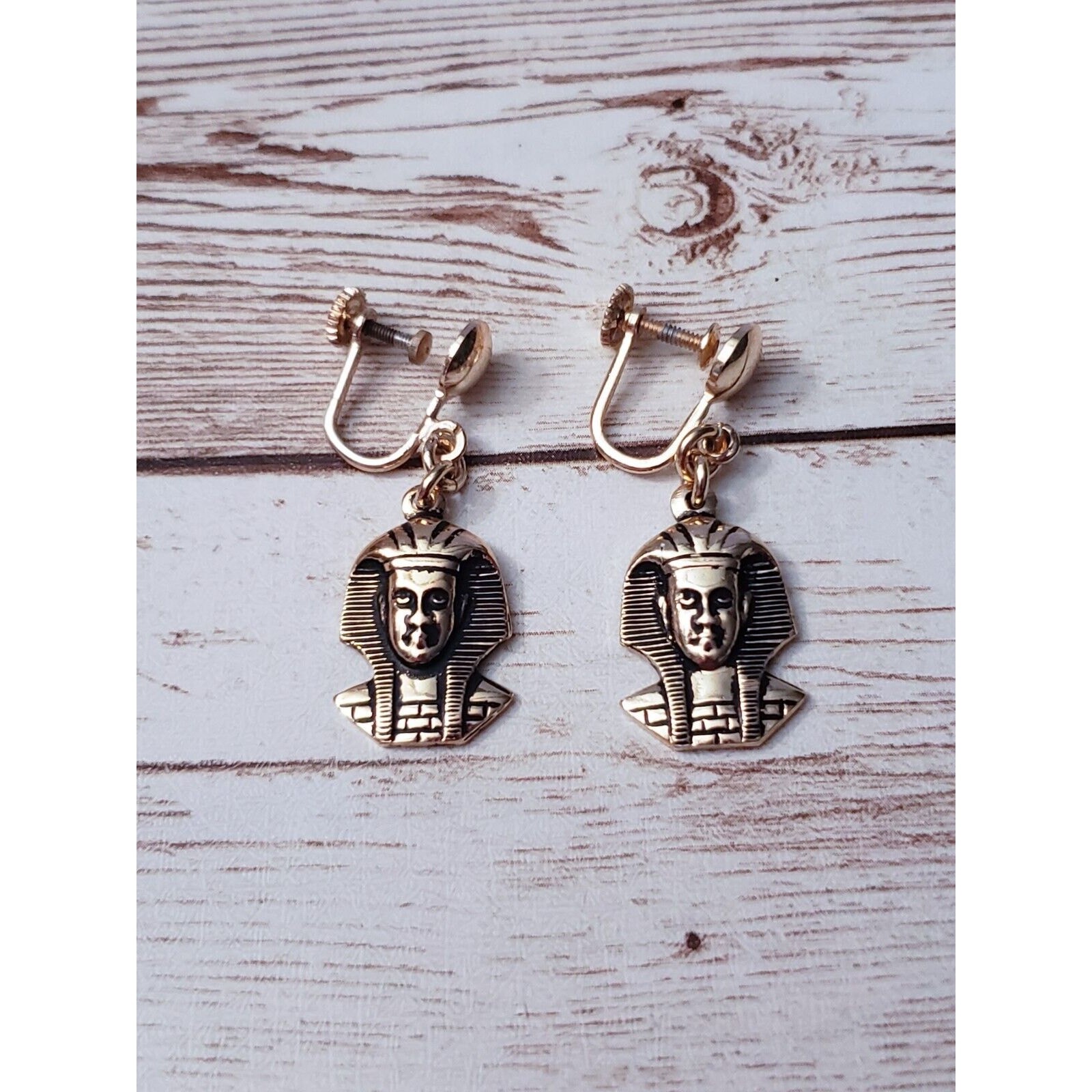 Vintage Screw On Earrings – Egyptian Pharaoh Design Dangle
