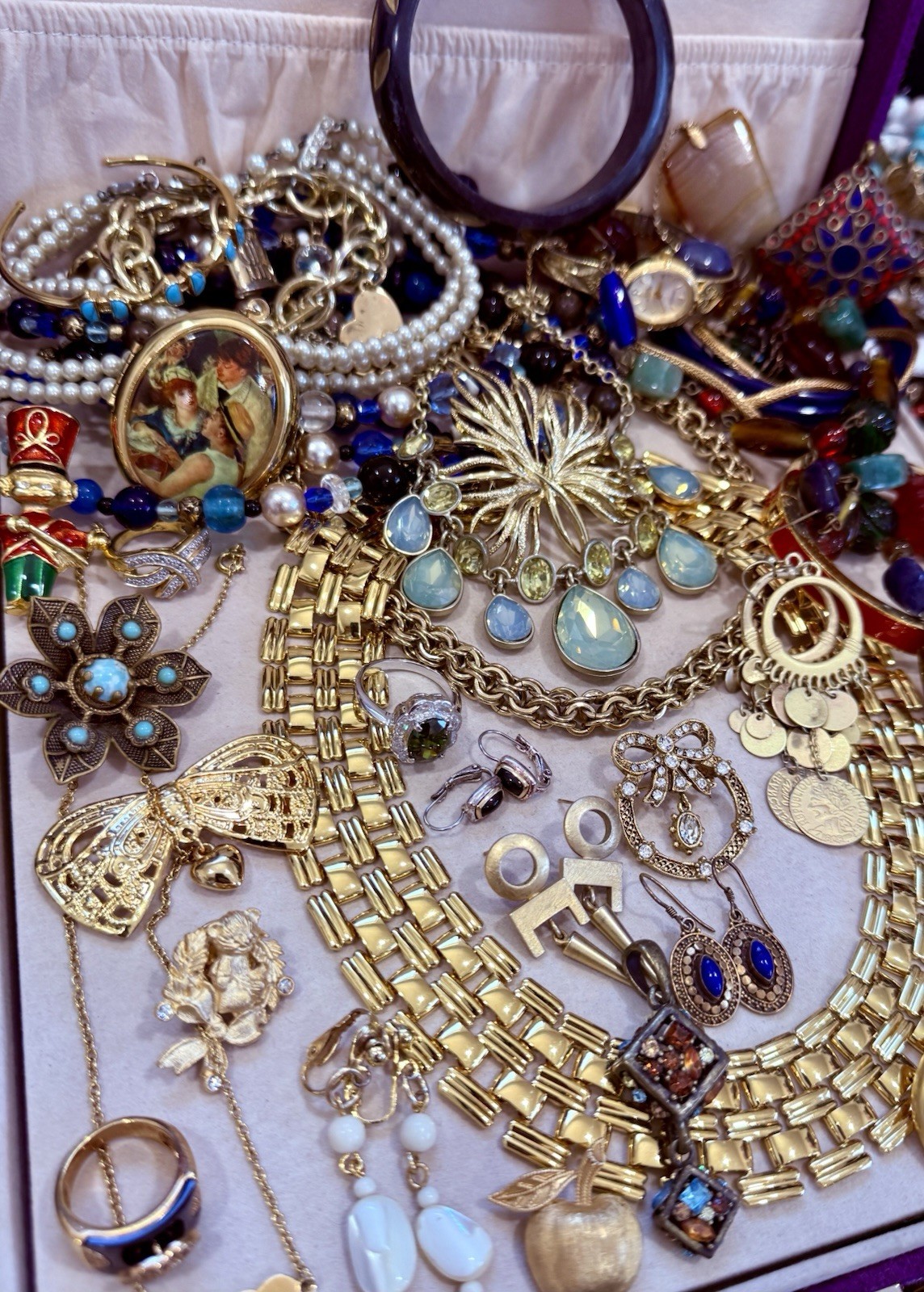 Vintage Estate Costume Jewelry Lot ! TRIFARI , MONET and more!