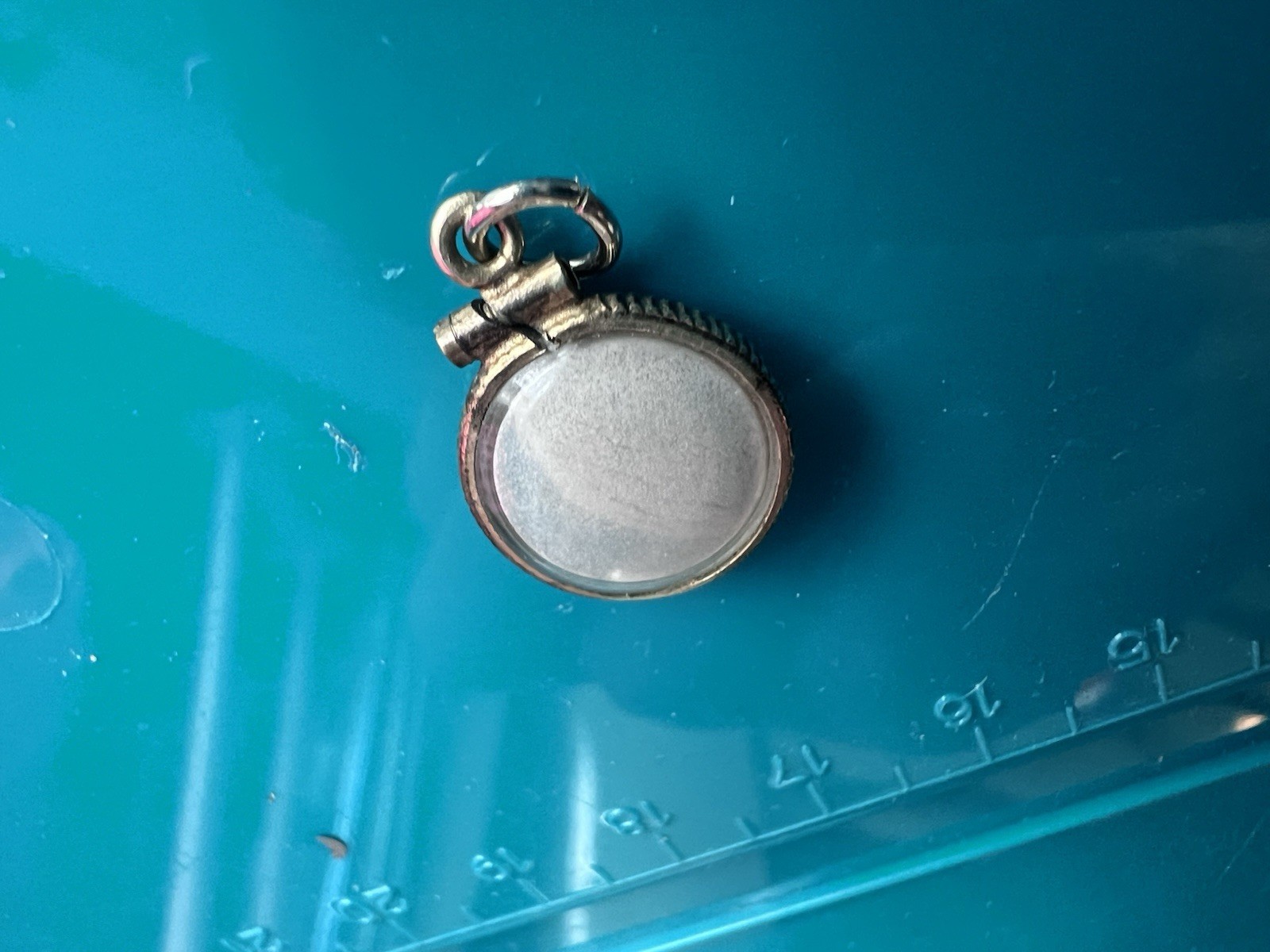 Vintage 1/20 14kt Gold Filled Shaker Locket Charm Pendant Filled With Unknown C9