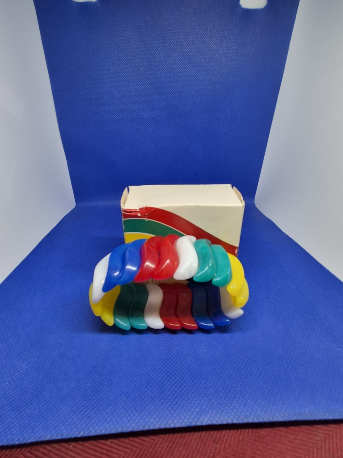 Vintage 1984 Avon Summer Bright Stretch Bracelet With Box