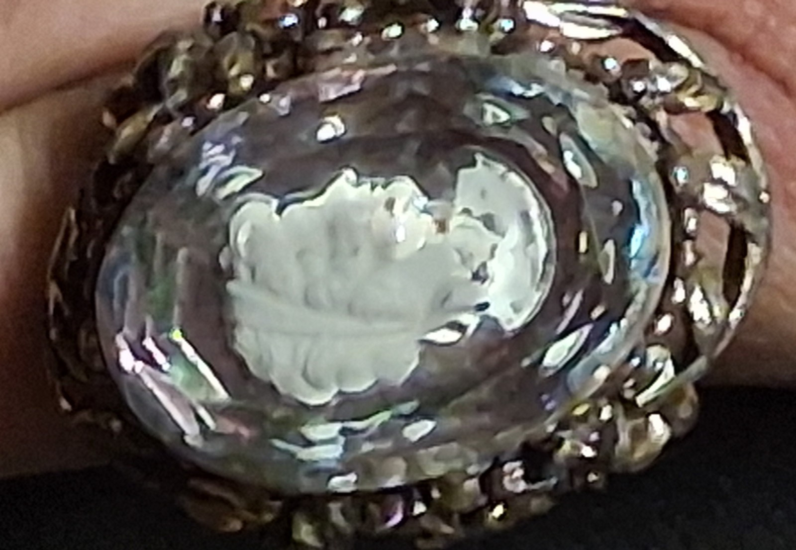 Vtg Reverse Carved Glass Cameo Ring Adjustable Gold Tone Victorian Revival AB
