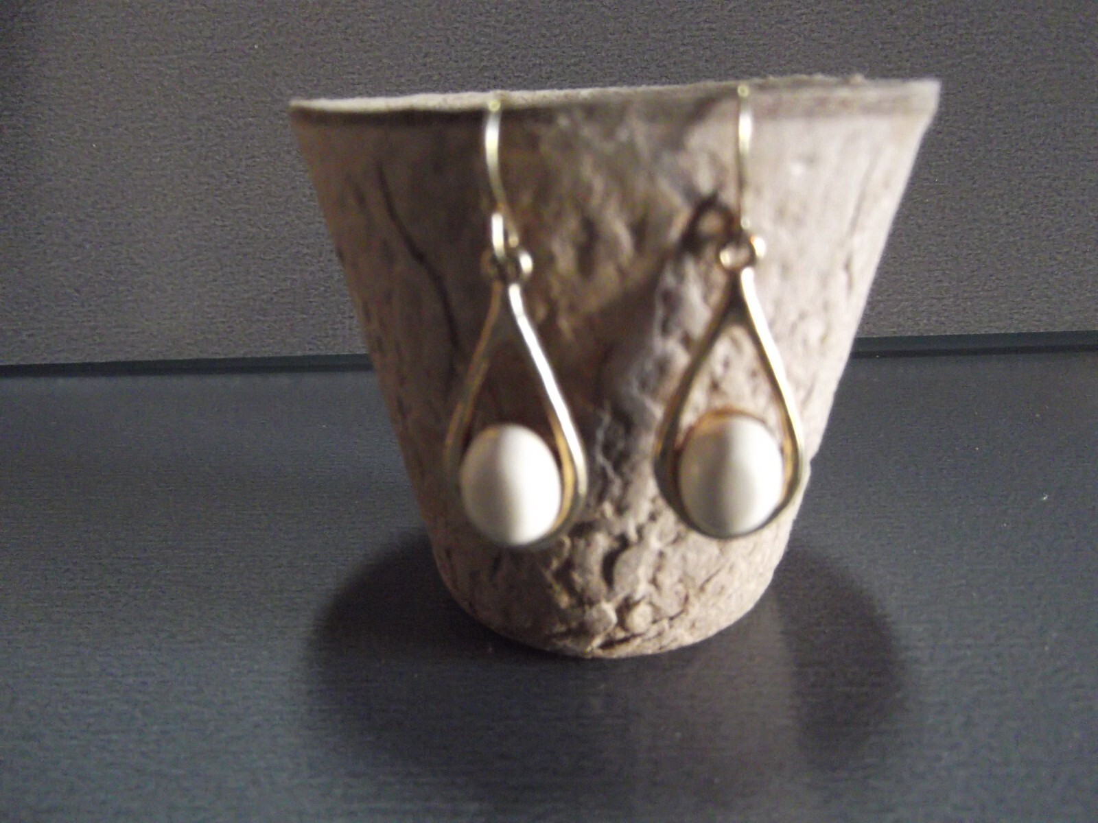 1 Pair Old 1″in Metal Gold Tone Tear Drop w/White Acrylic Stone Short Dangler