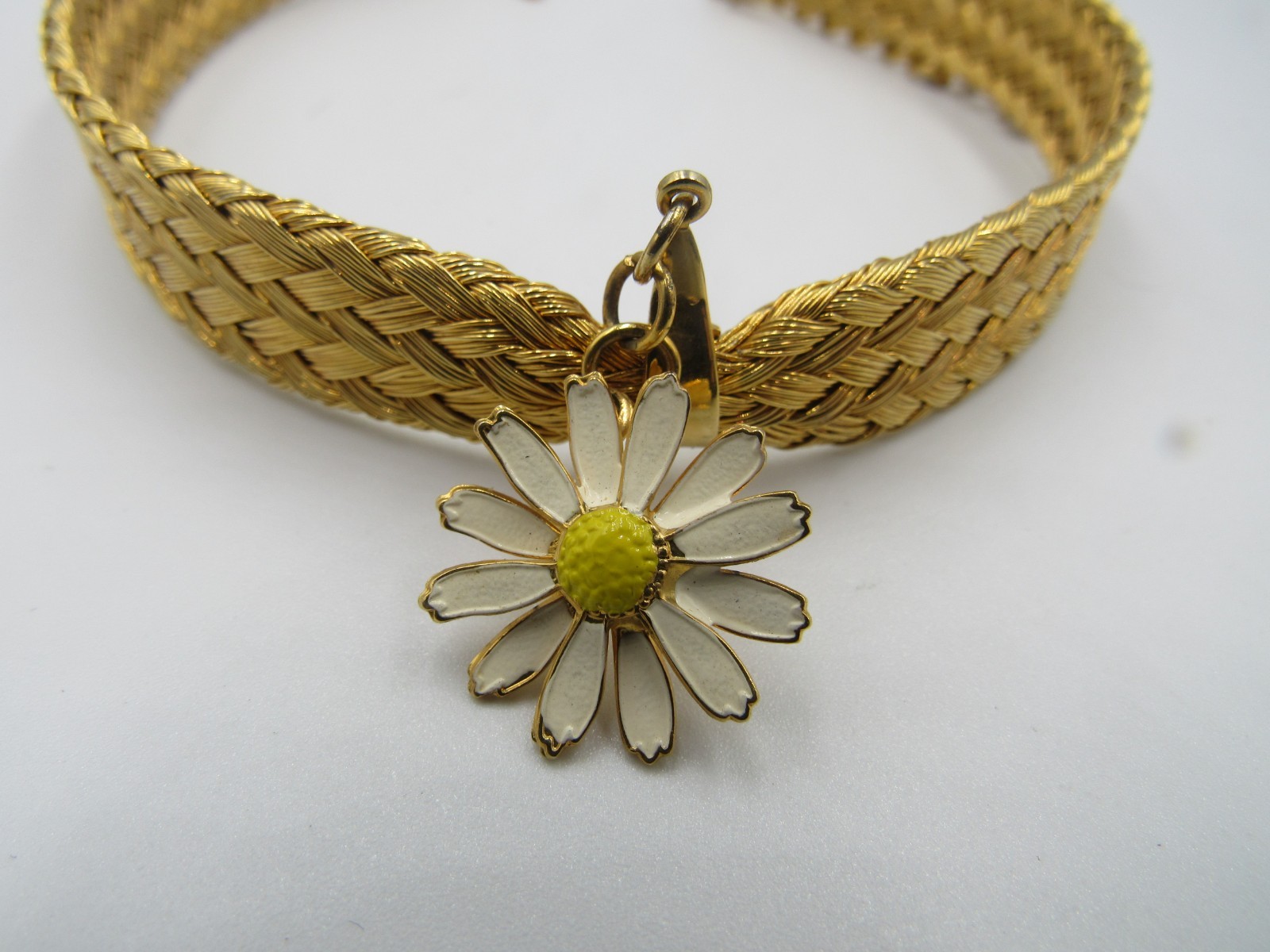 Vintage Gold Tone Braided Mesh Choker Daisy Pendant 15.5” Necklace E9