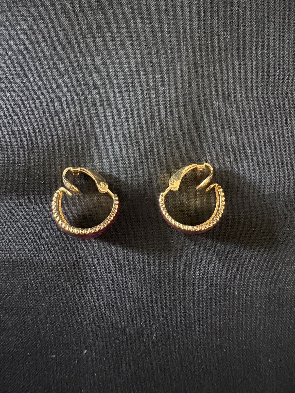 VINTAGE CLIP ON EARRINGS