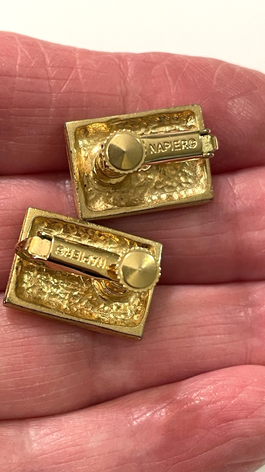 Napier Earrings Signed Modernist Red Enamel Goldtone Screwback Huggie 3/4″