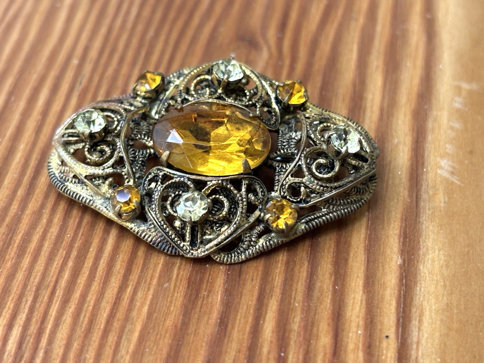 Vintage Art Deco Gold Tone Filigree Amber & Yellow Rhinestone Brooch 1 3/4″