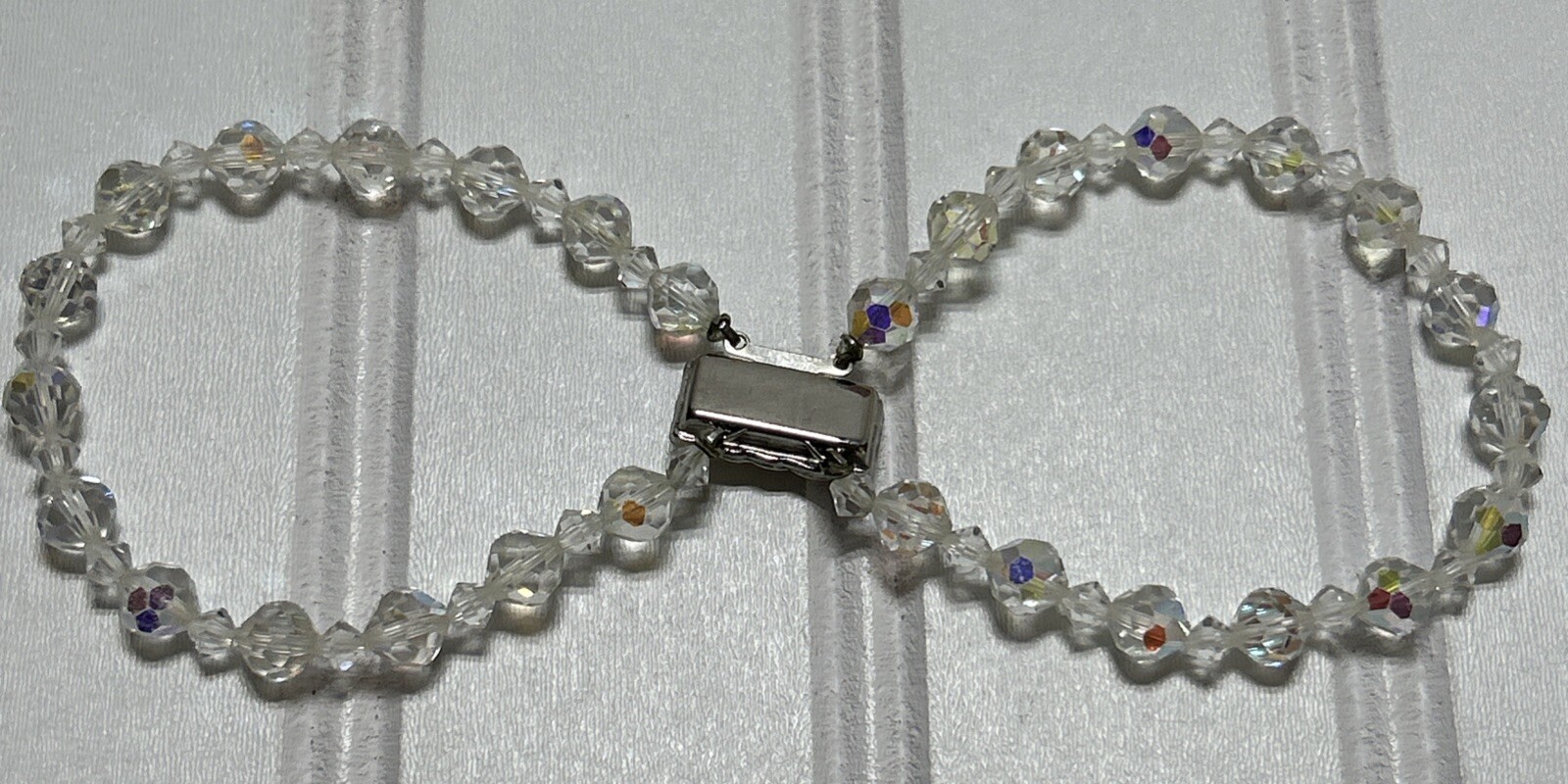 VINTAGE CLASSIC SILVER TONE AURORA BOREALIS CRYSTAL NECKLACE & BRACELET *