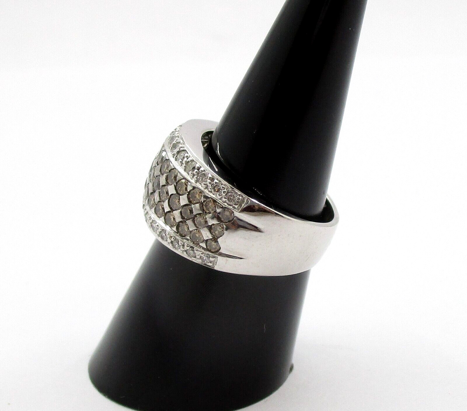 Levian 2000’s 1.20CTW Round Diamond Band Ring 14 Karat White Gold Size 7