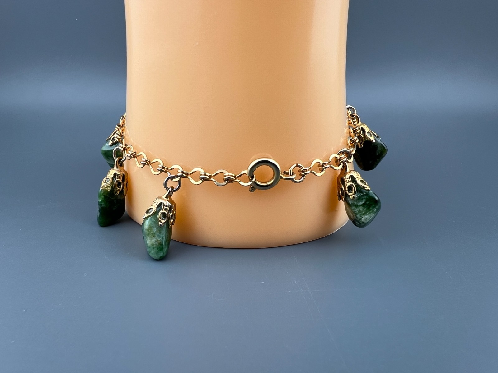 Vintage Charm Bracelet Green Gemstone Gold Tone Serpentine 7″ Fancy Link Boho