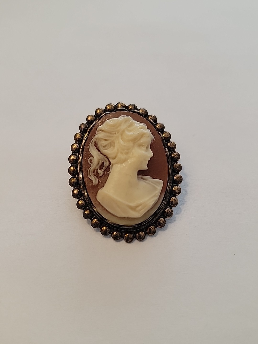 Vintage Cameo Brooch Pin