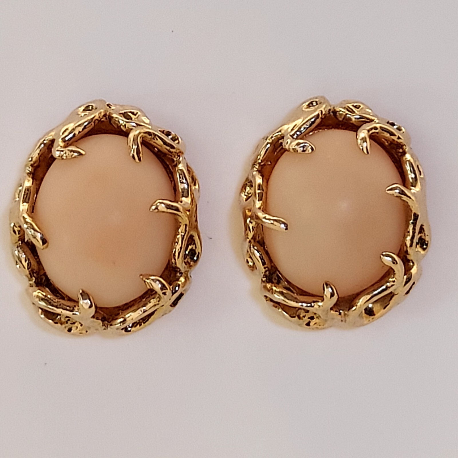 Vintage 14k Coral Stud Earrings. 1/2″x5/8″/ Weight 6.4 Grams. 10x 12 mm Coral.