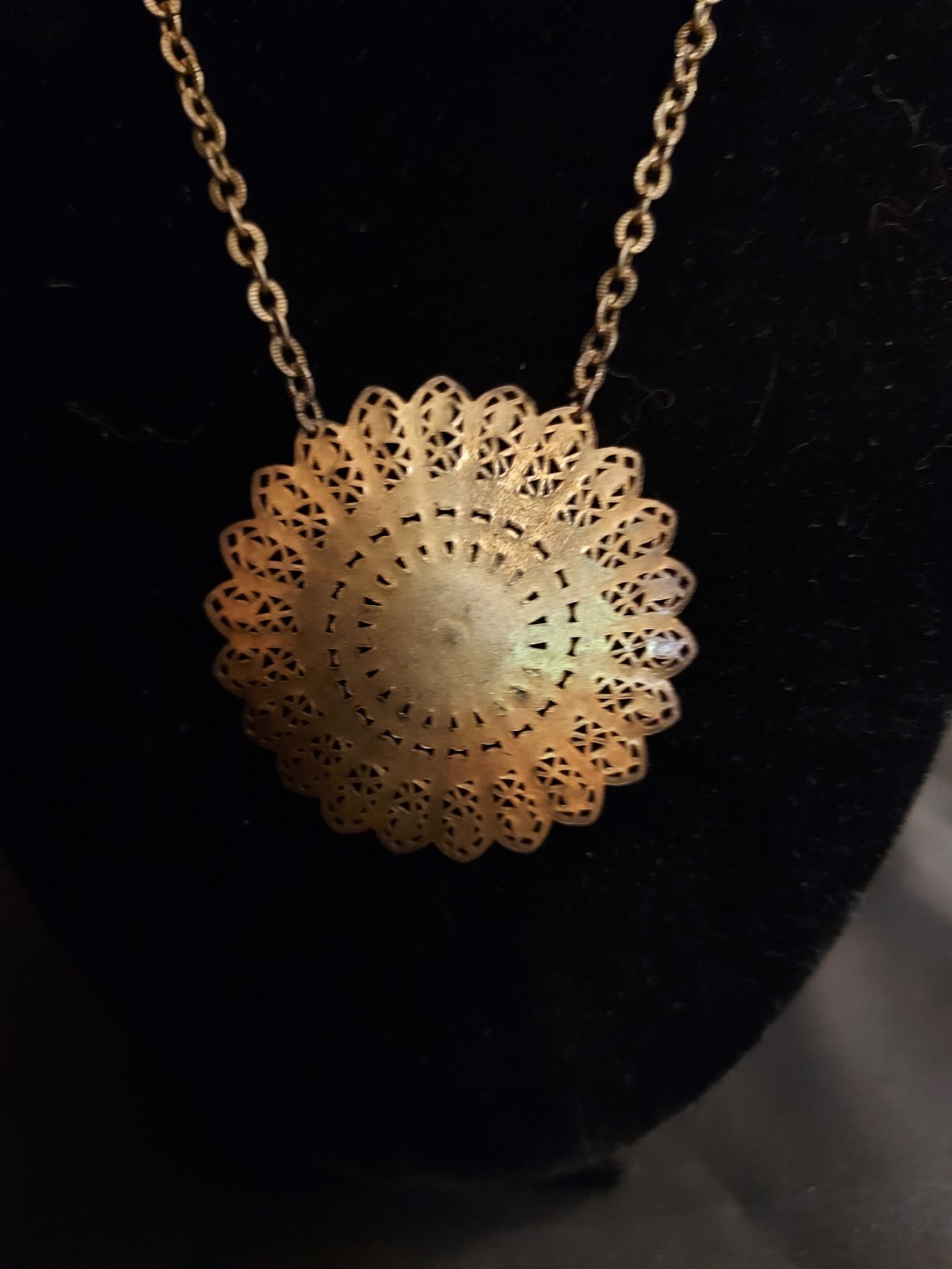 VINTAGE LITTLE NEMO RHINESTONE GOLD TONE NECKLACE GREAT CONDITION