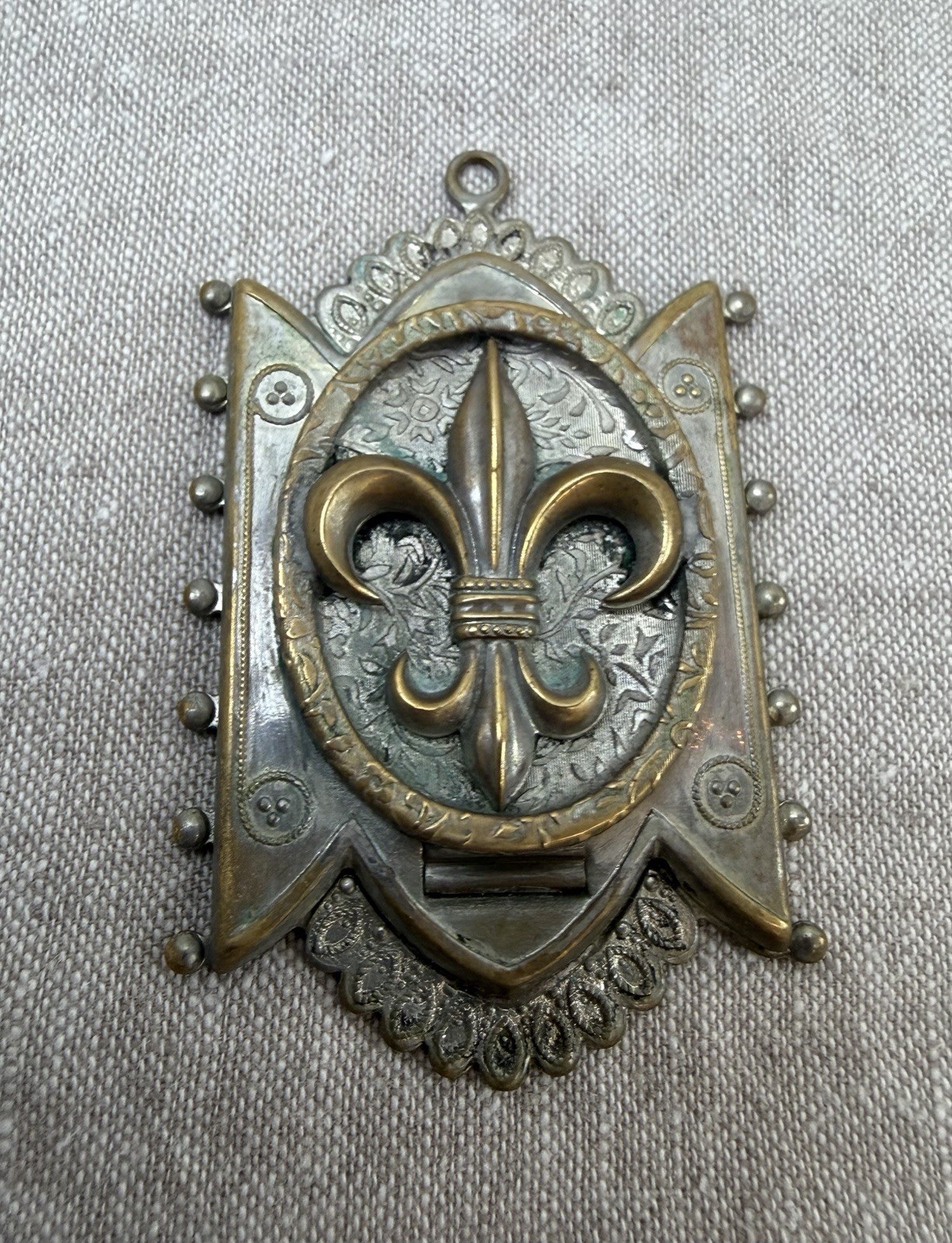 Vtg Victorian Style Fleur De Lis Pendant Statement Dress/Sash Ornament NOTES