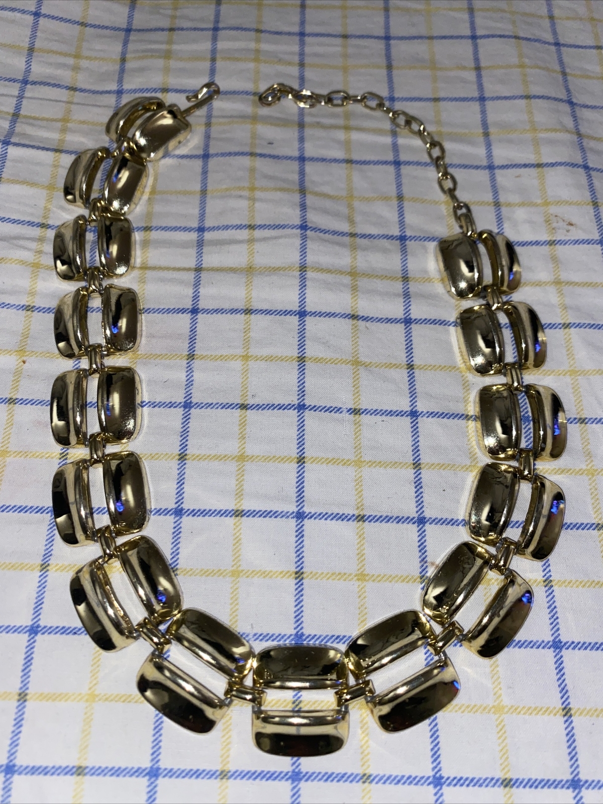 VTG GOLD TONE CHAIN CHOKER DESIGN NECKLACE