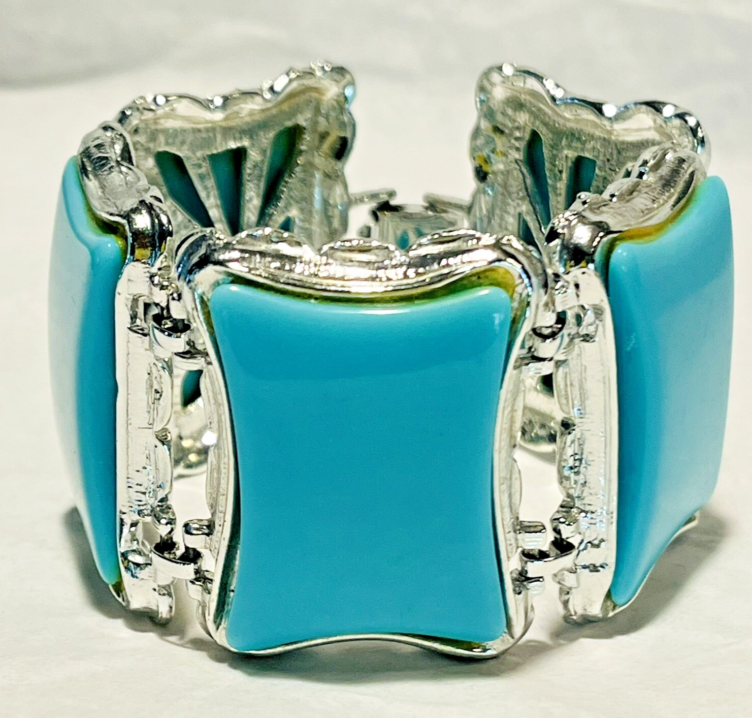 Vintage Mid Century Wide Chunky Turquoise Blue Plastic Metal Link 7.5″ Bracelet