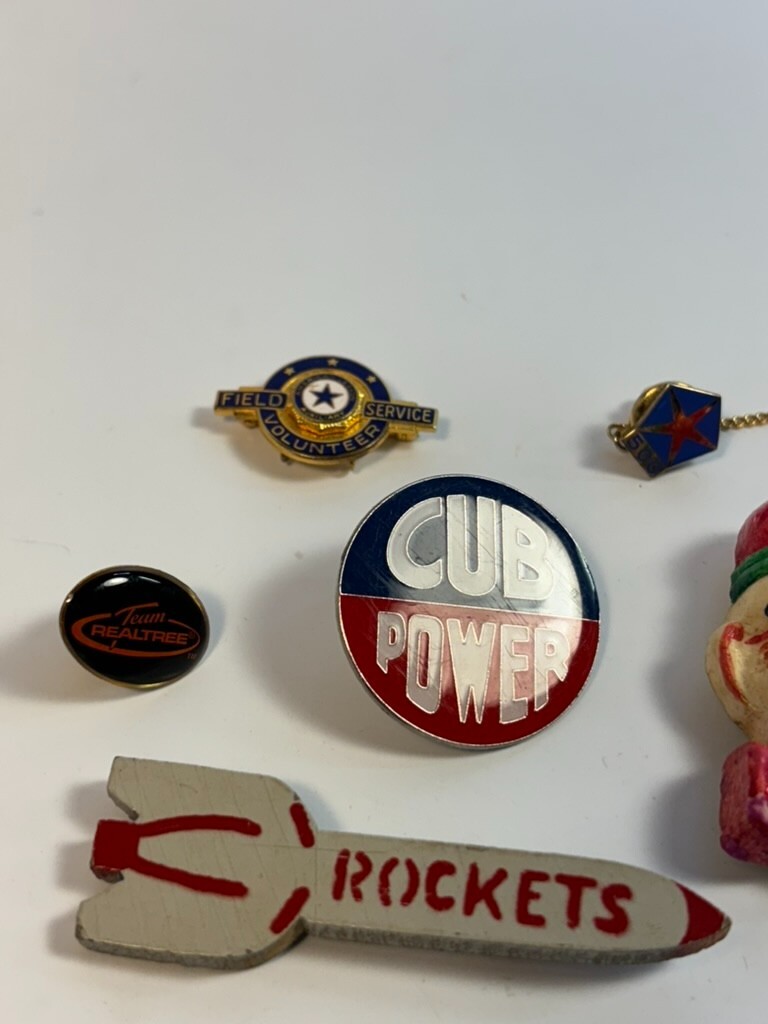 Vintage Chicago Cubs Pin and Other Novelty Retro Advertising