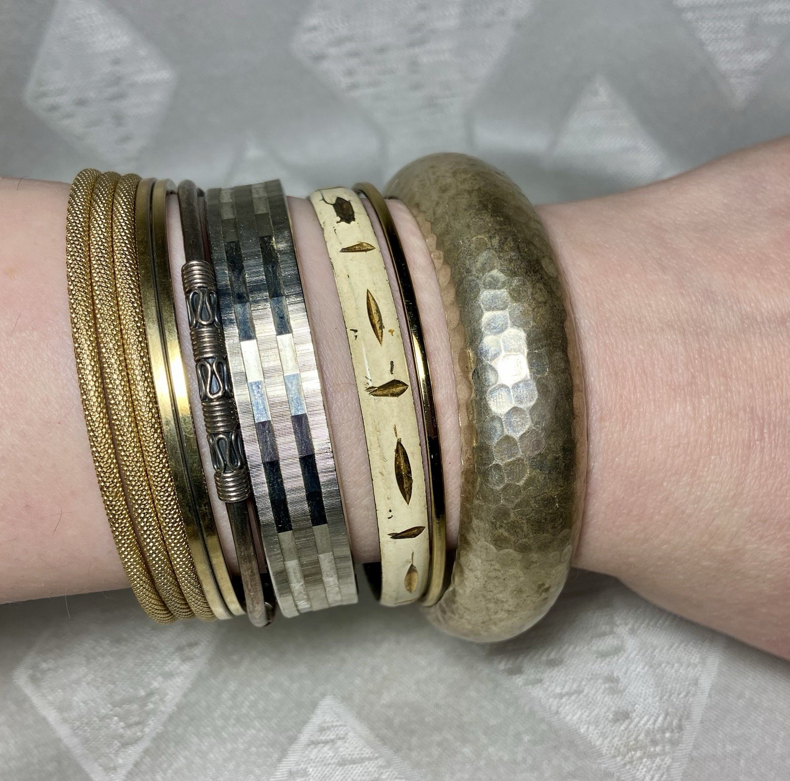 Vintage Mixed Metal Bangle Bracelet Lot – Gold Silver Hammered Stackable Bundle
