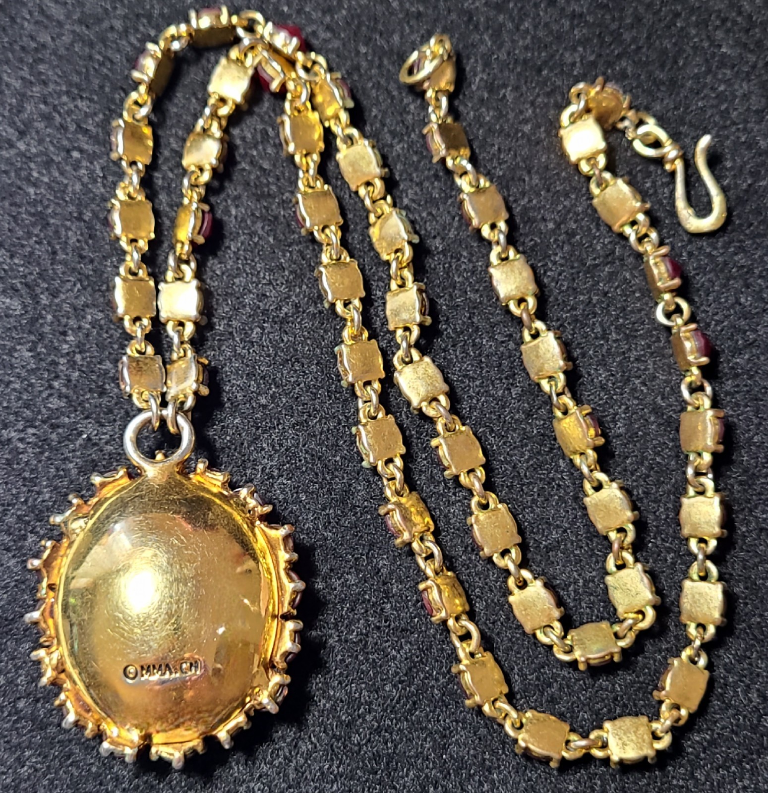 VINTAGE STUNNING CARNELIAN RED GLASS CRYSTAL SIGNED MMA CH NECKLACE