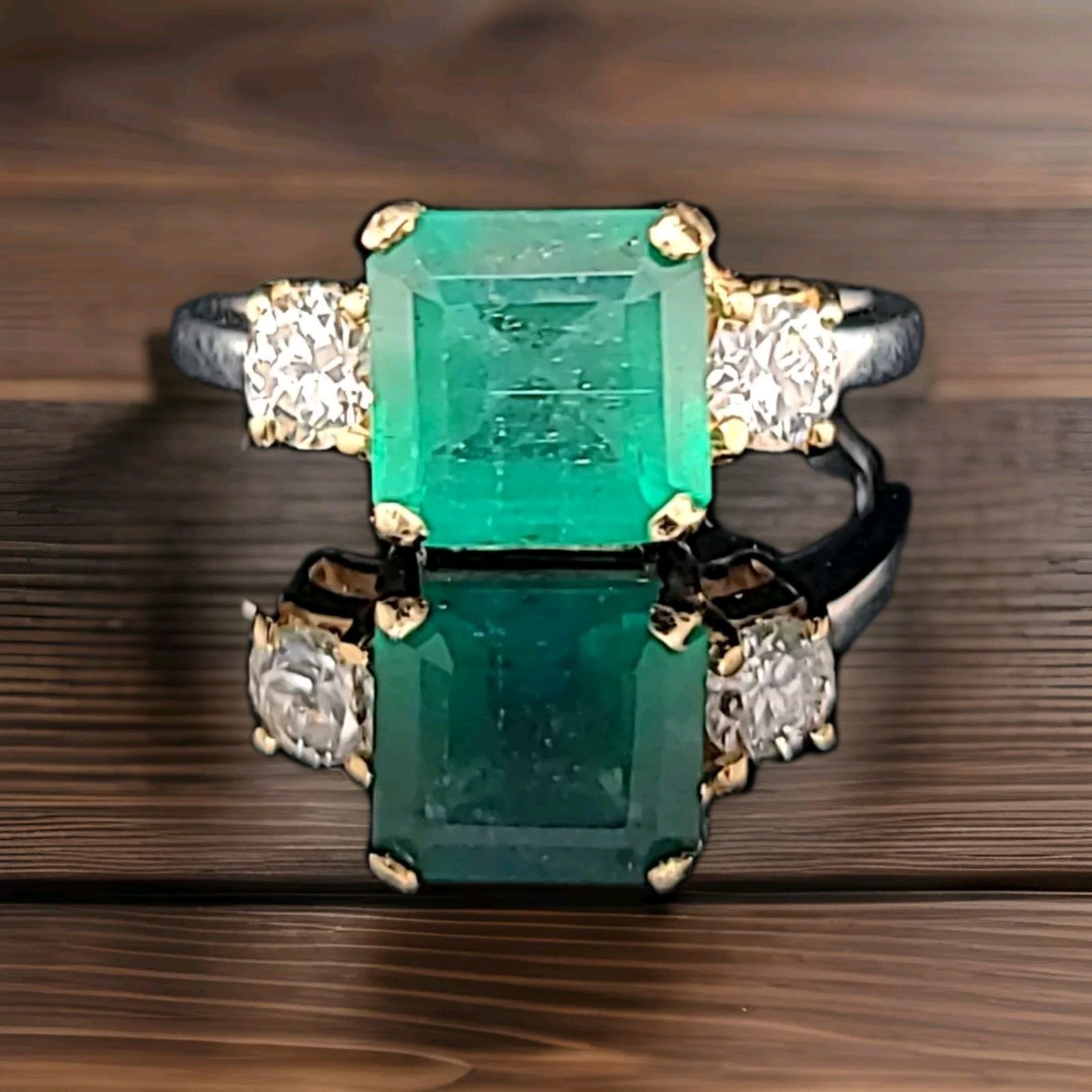 Vintage 14K Gold Engagement Ring 2.21CT. Natural Green Emerald Square Shape