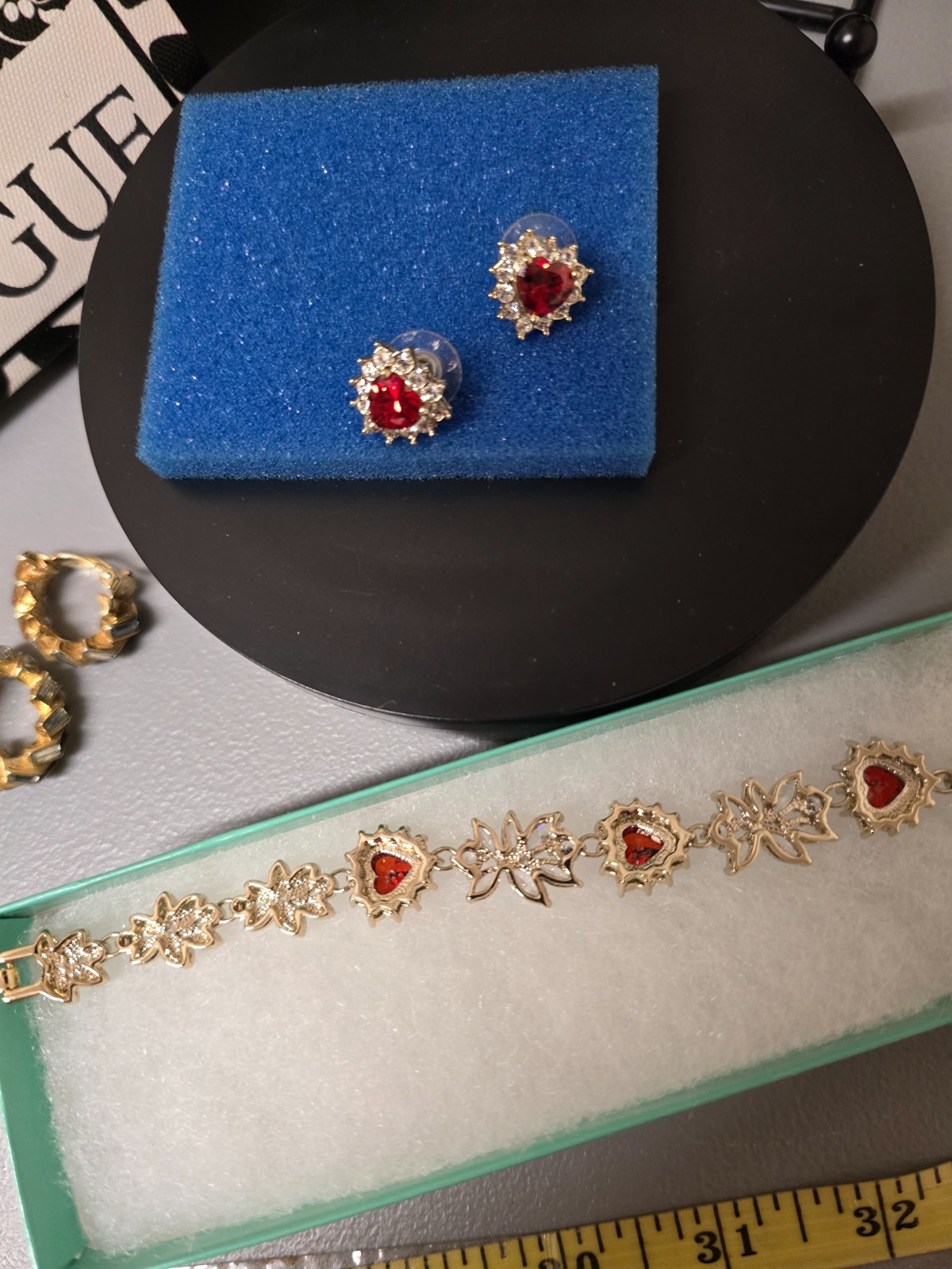 JACKIE KENNEDY RED AND CLEAR CRYSTAL BRACELET/ PIERCED ER SET
