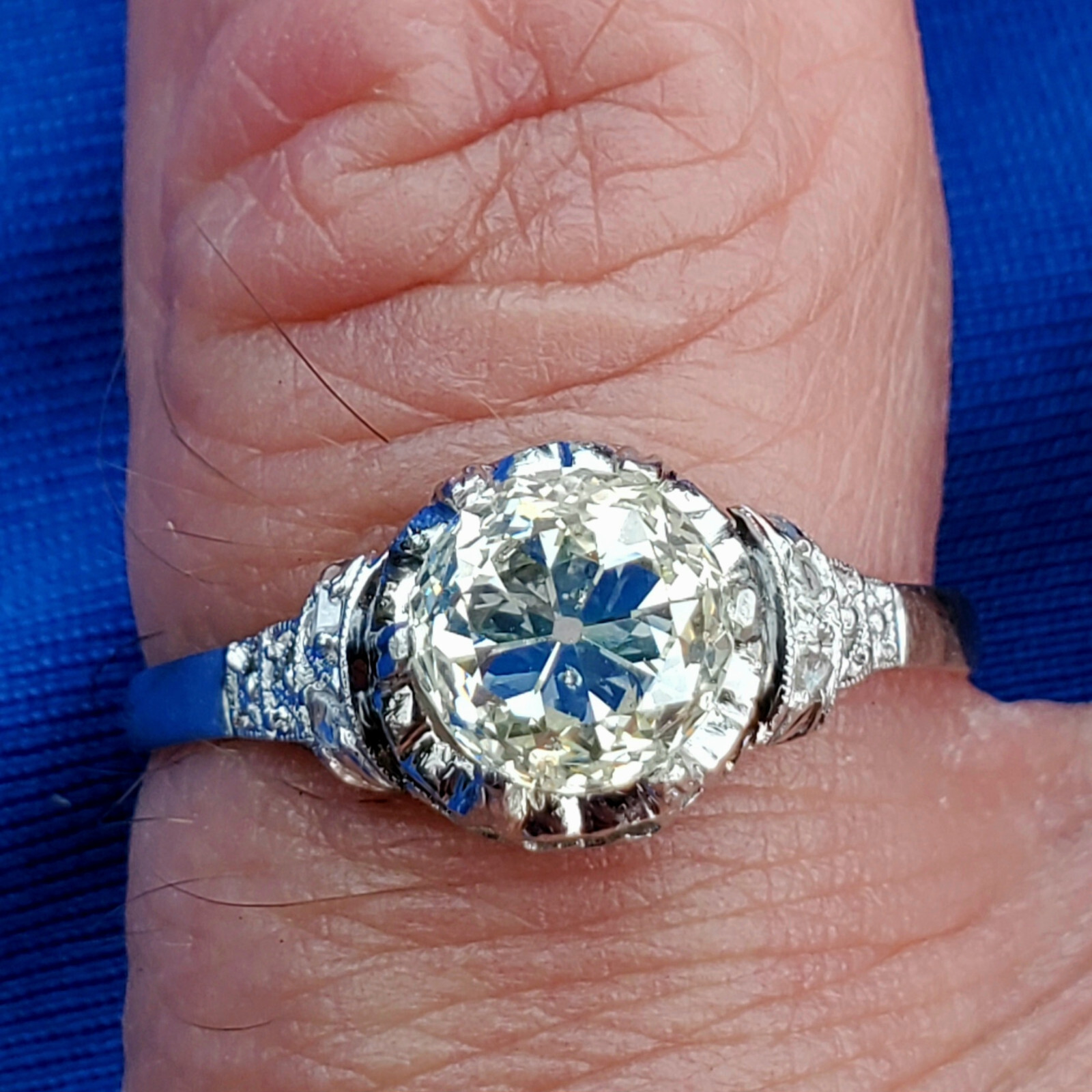 Original EARTH MINED DIAMOND Cushion cut Deco Engagement Ring PLATINUM Solitare