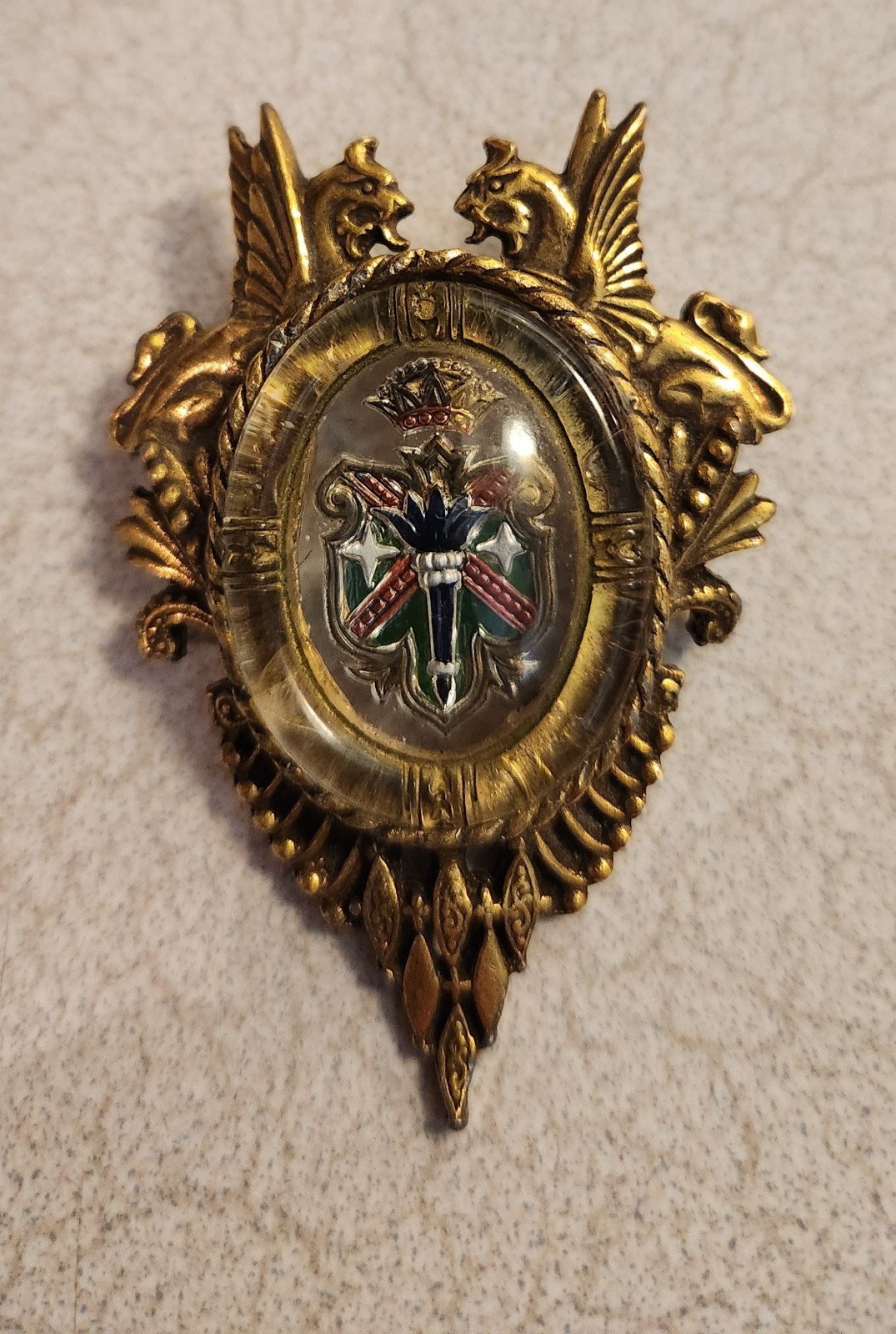 Victorian COAT-OF-ARMS ESSEX CRYSTAL GLASS BROOCH Heraldic~Griffin~Crown~Britain