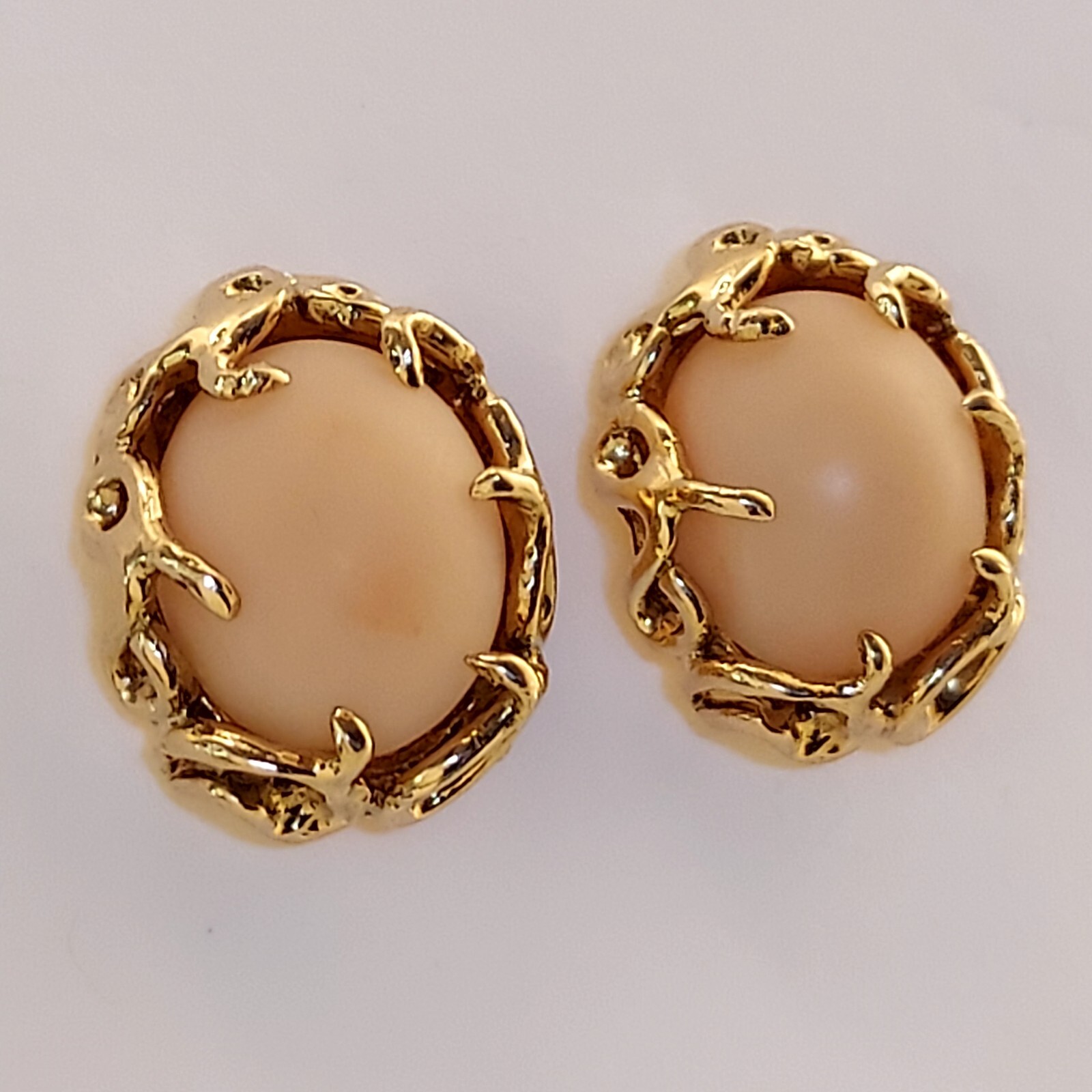 Vintage 14k Coral Stud Earrings. 1/2″x5/8″/ Weight 6.4 Grams. 10x 12 mm Coral.