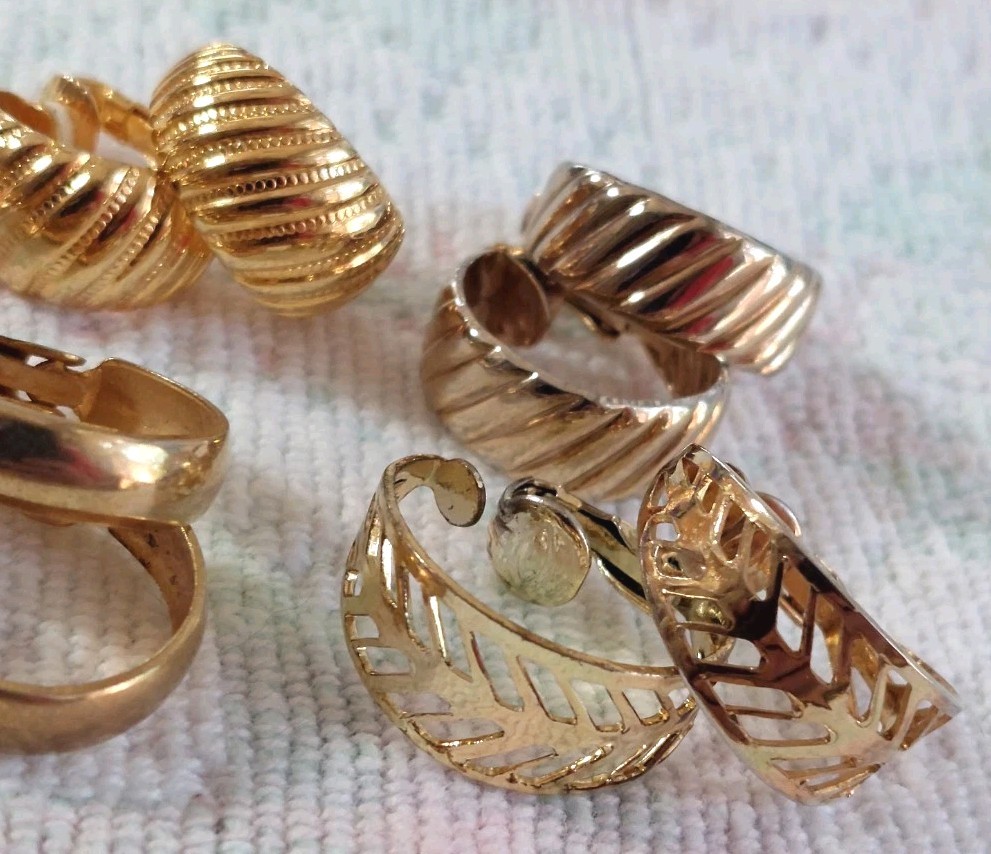 Vintage Lot 6 Prs Assorted Sizes & Patterns Goldtoned Hoop Clip-on Earrings