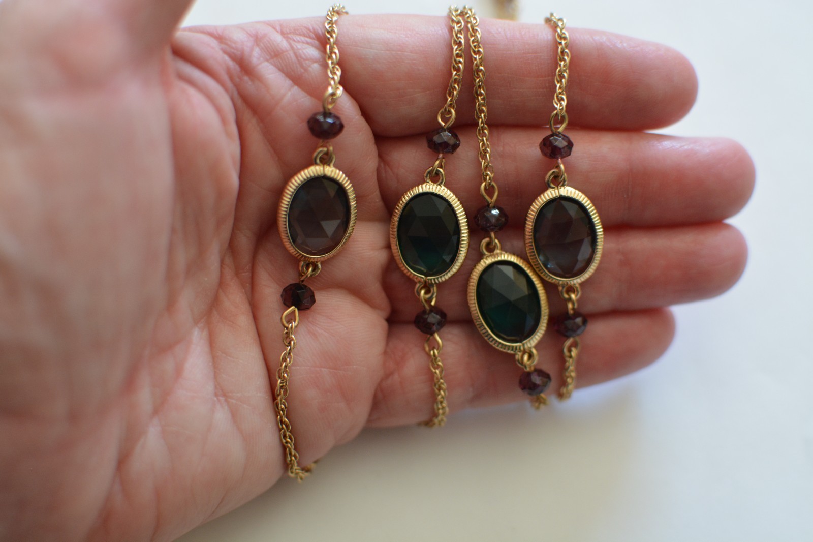 Talbots gold tone faceted green/gray oval accent necklace and earrings set w/tag