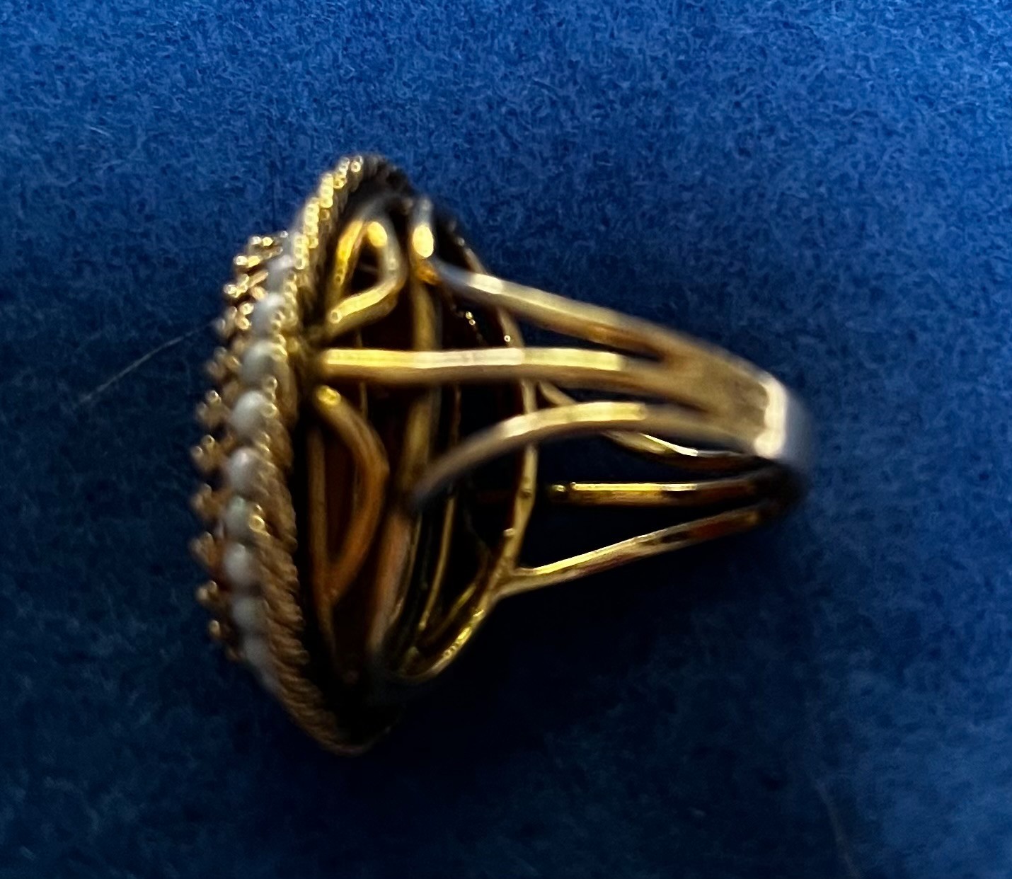 Vintage Mid Century Shell Cameo Ring Seed Pearl Halo 14 kt Gold Size 6