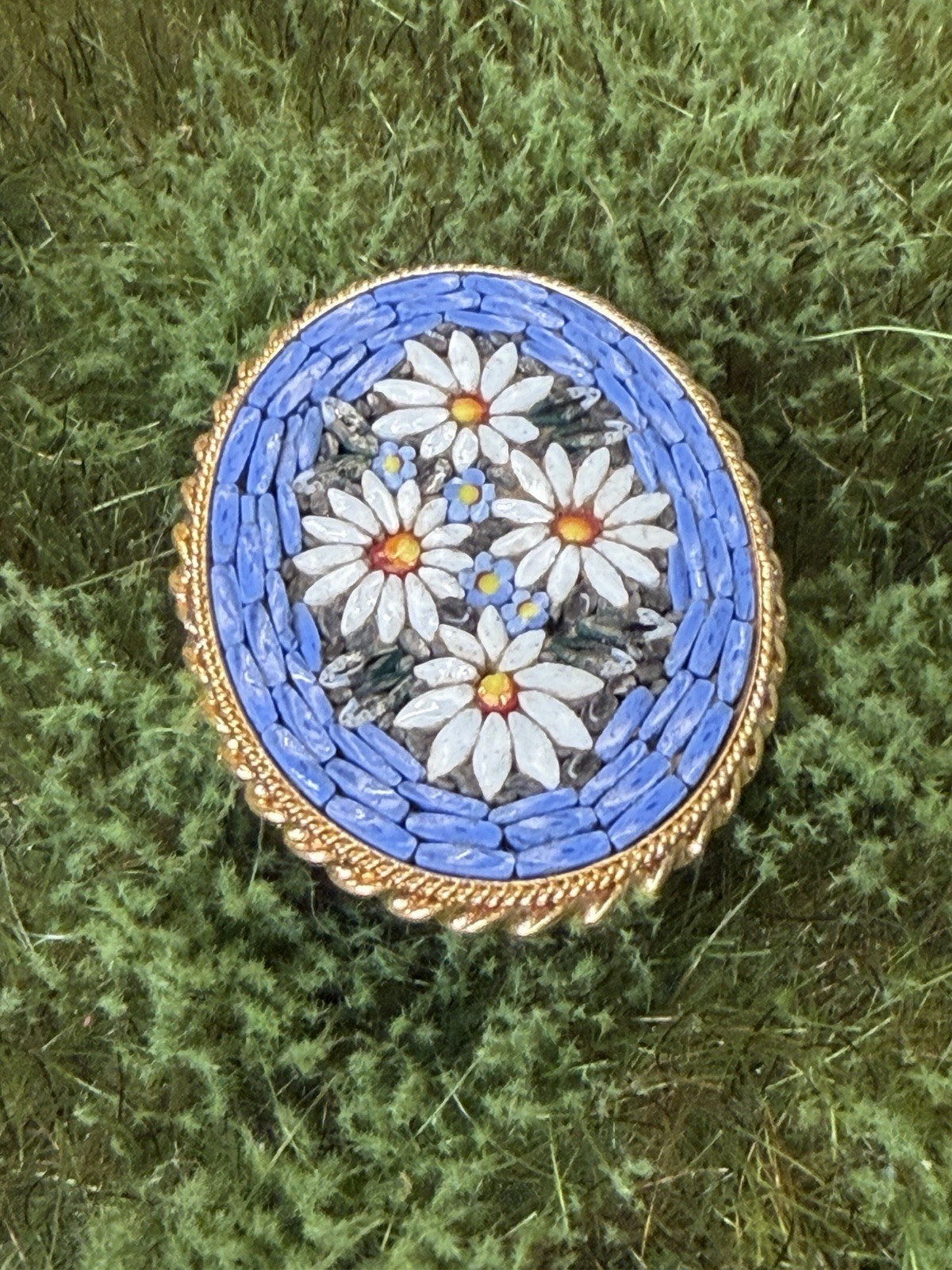 Vintage Italian Micro Mosaic Daisy Flower Floral Gold Tone Oval Pin Brooch
