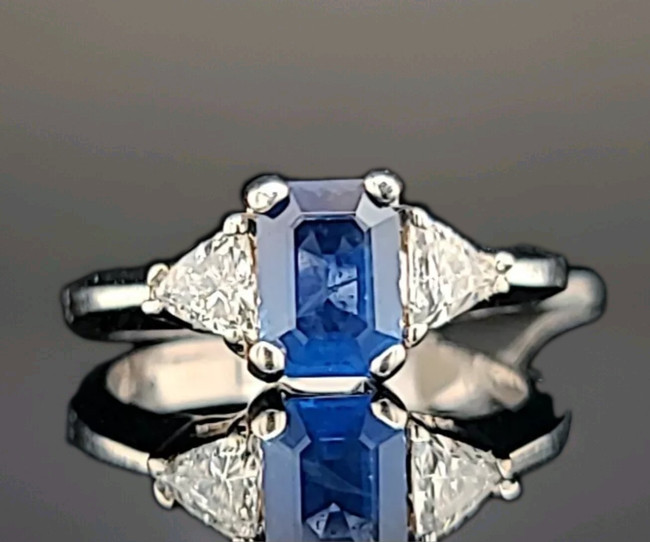18K White Gold Engagement Ring 1.15CT. Natural Blue Sapphire Emerald Shape