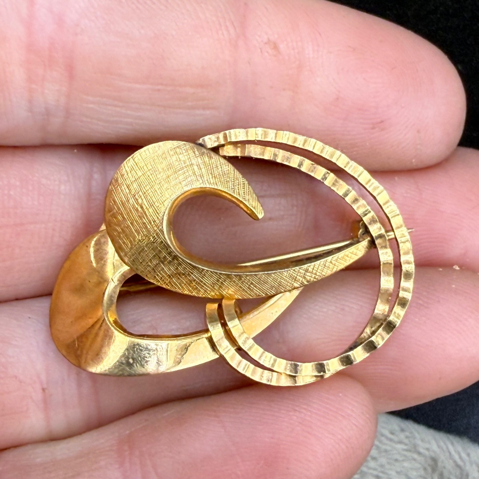 Vintage Gold Filled Brooch Signed Curtis