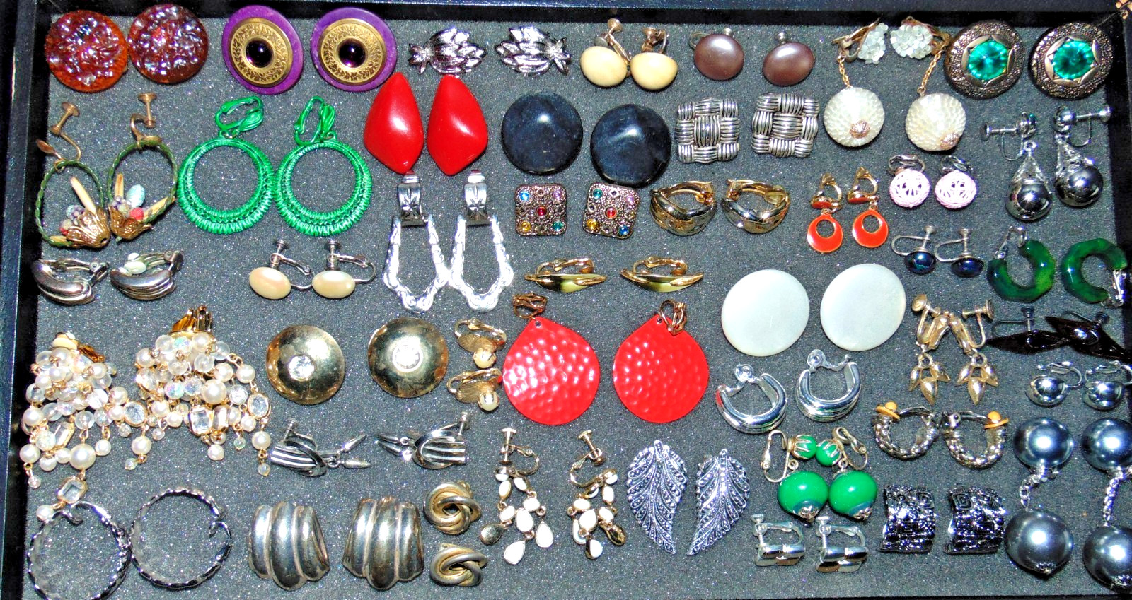 Vintage-Mod Lot 200 ALL Clip-on Earrings Pairs Some Signed Jewelry Rhinestone +