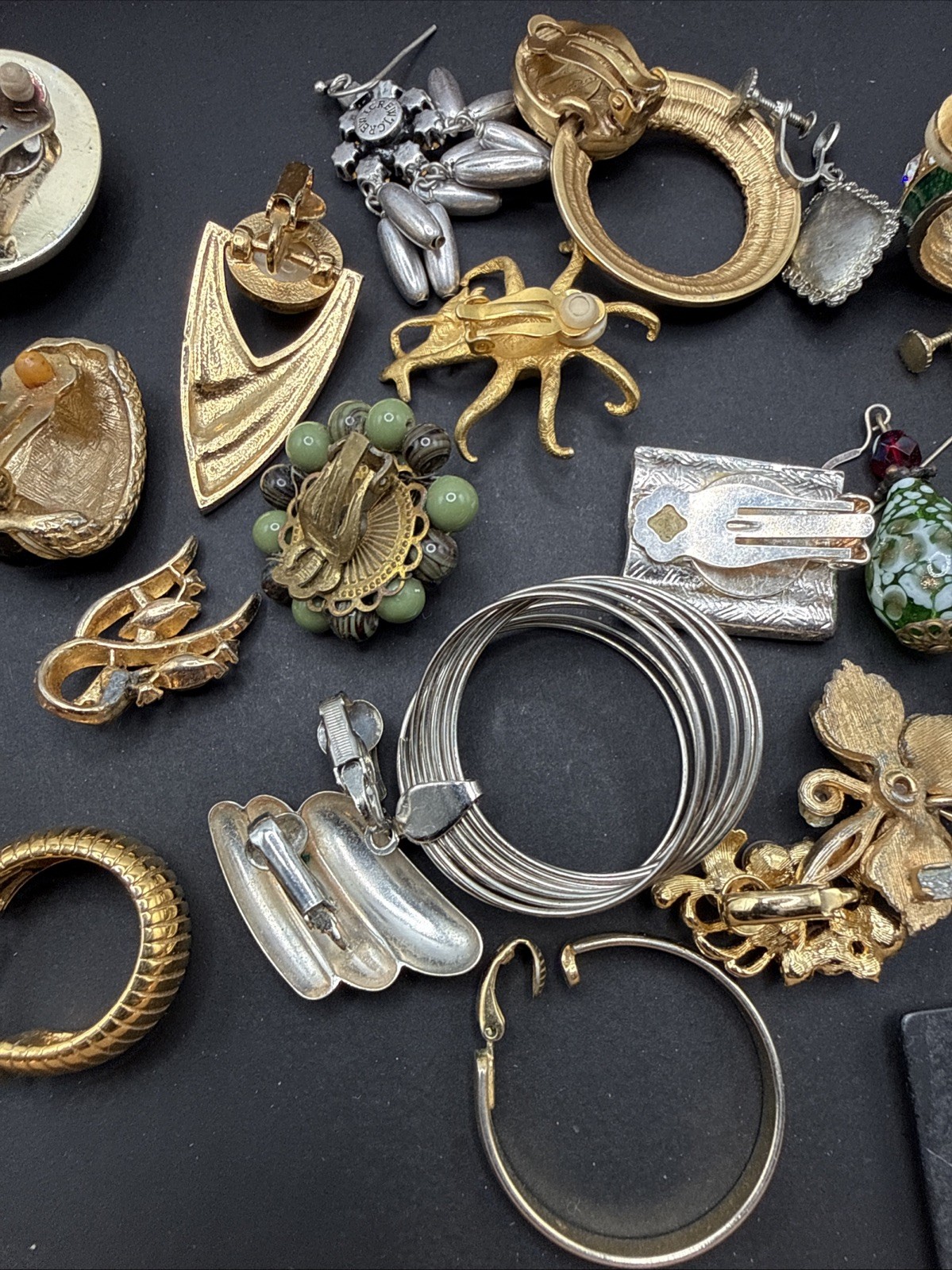 Lot Of SINGLE Earrings Mostly Vintage Clip On – Parts Craft – Some Signed E3-11