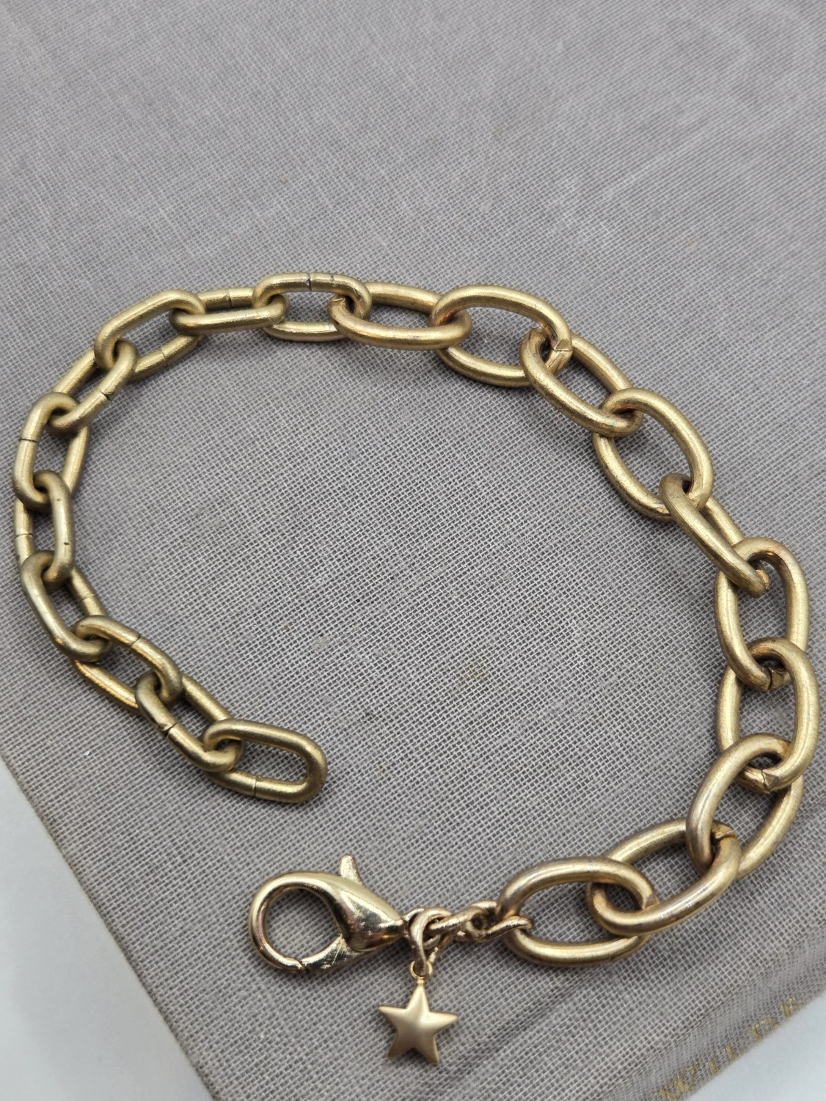 Gold Chunky Chain Link Bracelet 7.5-.75″ Vintage Matte Gold Satin Star Charm