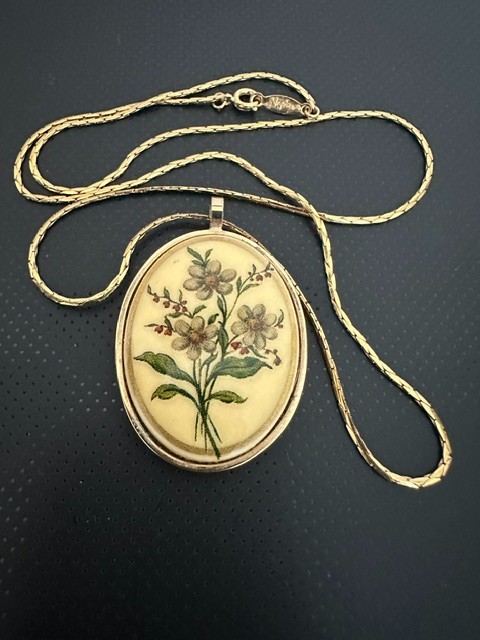 Vintage Napier Signed Triangle Cobra Link Chain Oval Floral Pendant 23″ Necklace