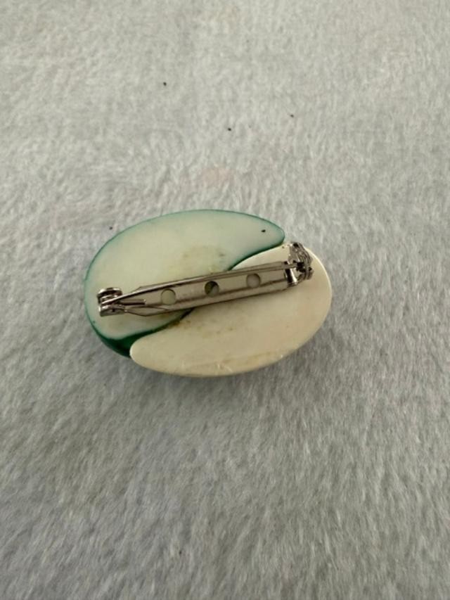 Vintage Green and White Abstract Swirl Pin 1.5″ Mod Retro