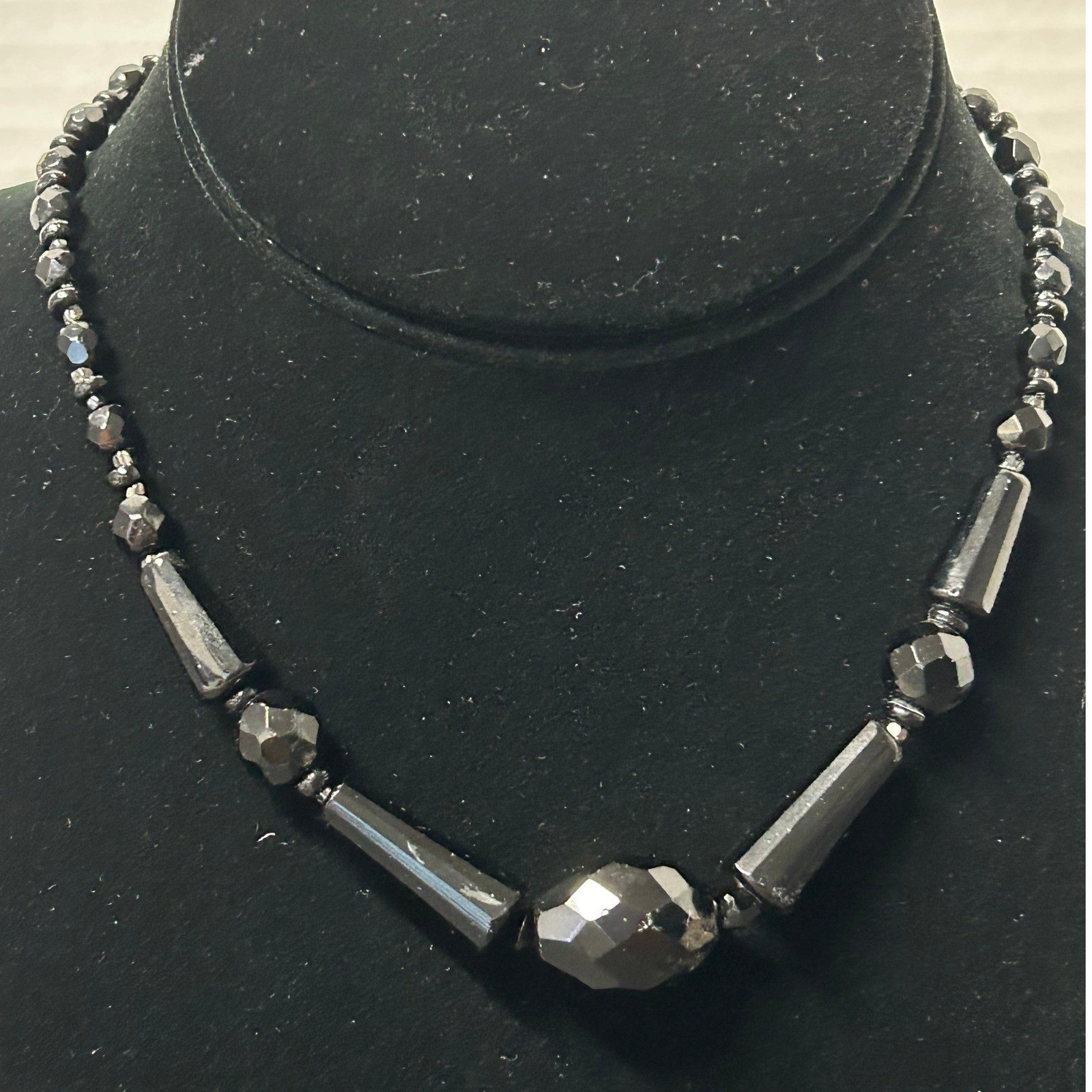 Vintage Czech Republic Faceted Glass Beaded Mourning Necklace 15″ Graduated