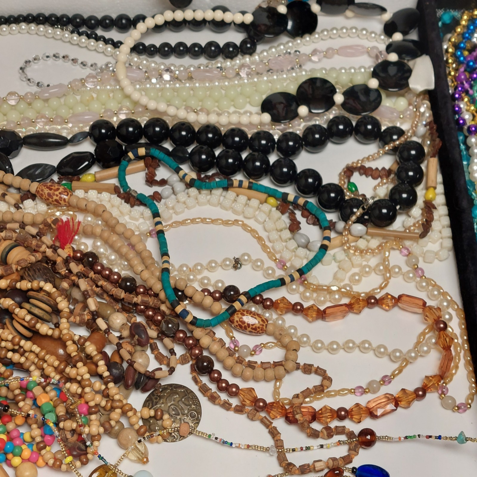 100 Pc Vtg-Now Beaded Necklaces Assorted Colors And Types
