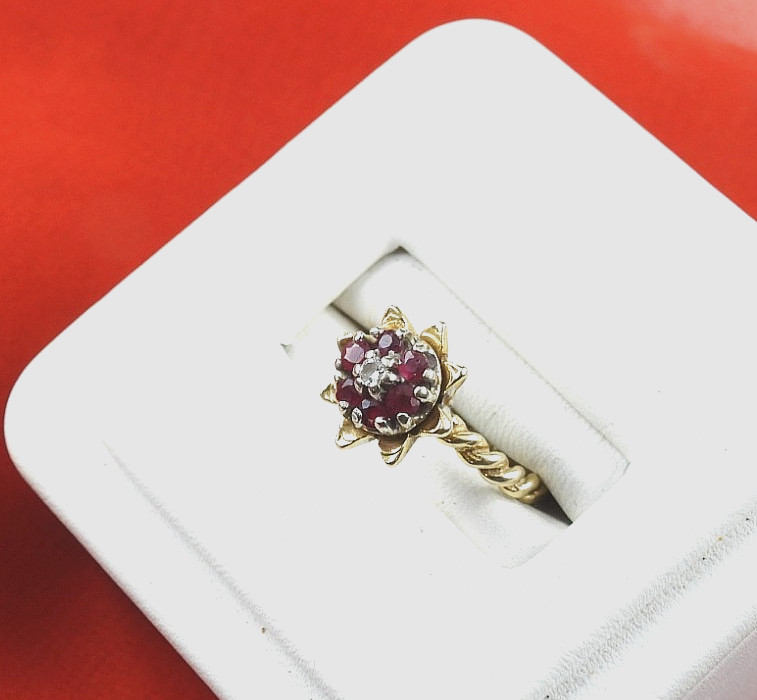Vintage Solid 14K Yellow Gold Ring Ruby Diamond Cluster Fine Fancy Jewelry