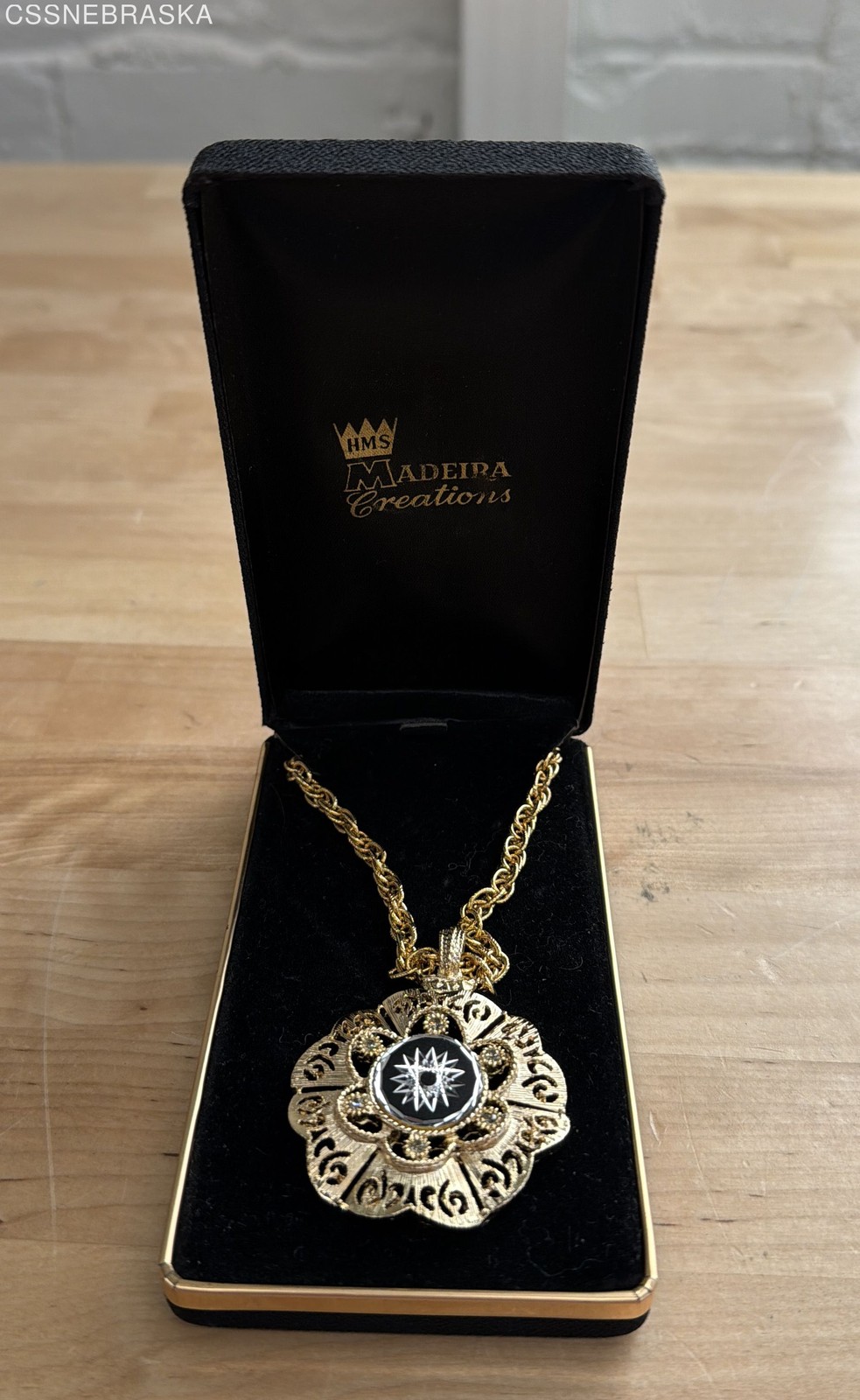 Vintage HMS Madeira Creations Gold Tone Filigree Star Intaglio Pendant Necklace
