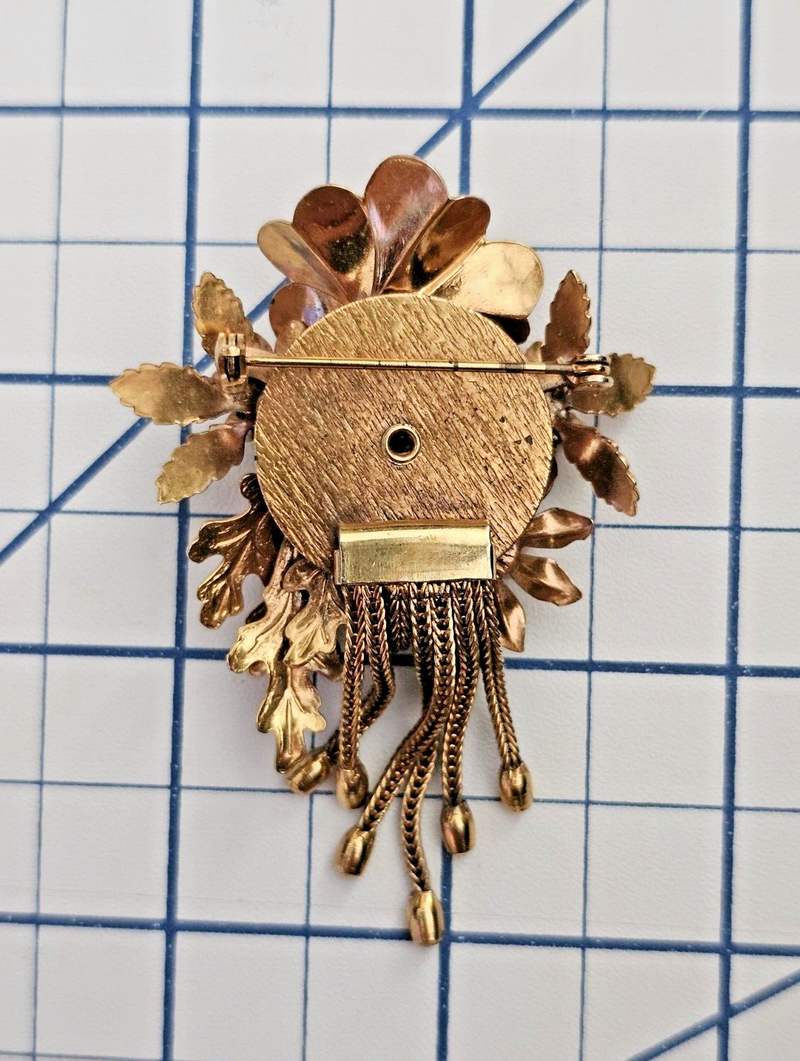 Stamped Metal Textured Dimensional Gold Tone Floral Bouquet Brooch Pin w/Tassels