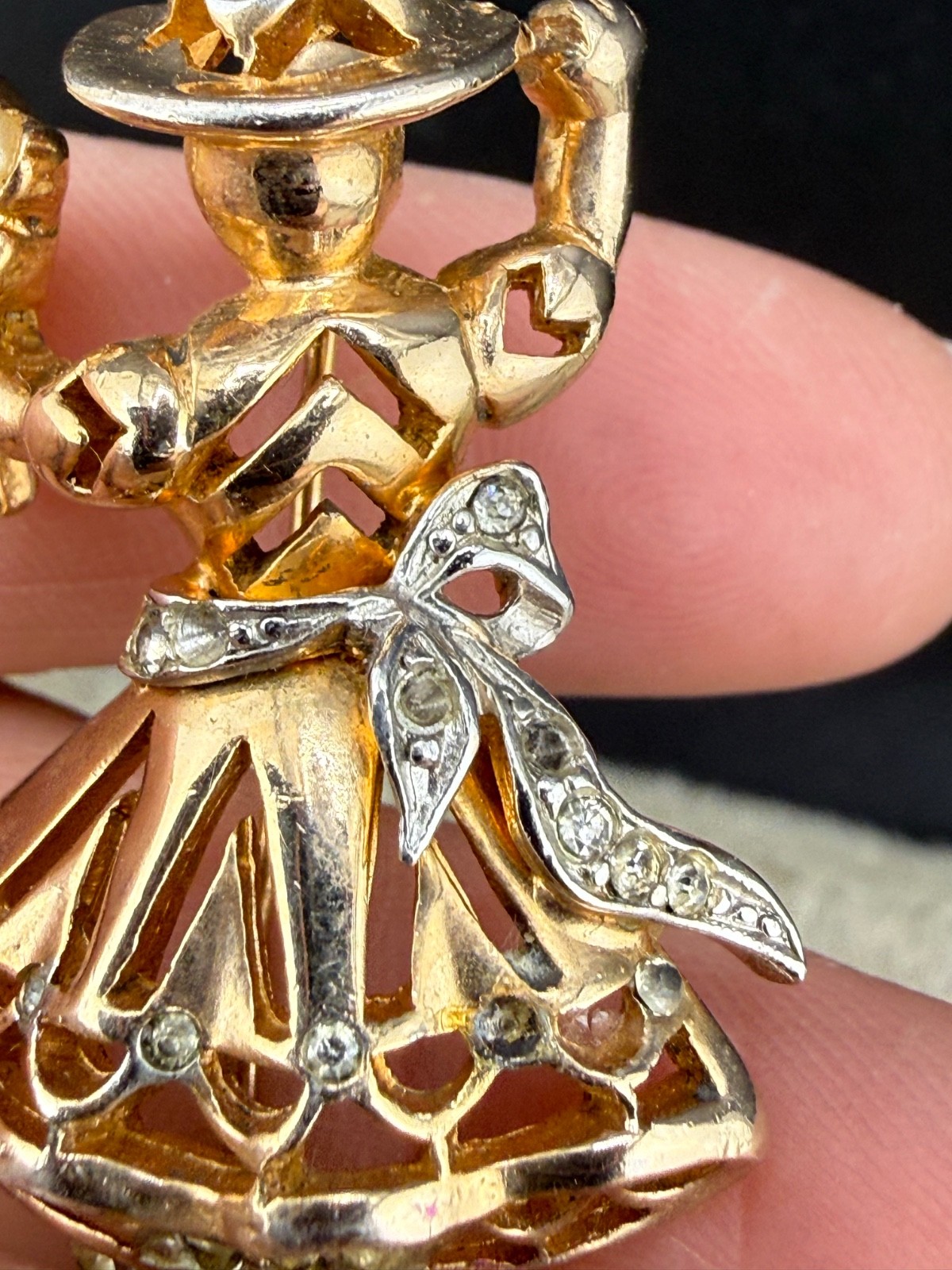 Vintage Rhinestone Brooch Figural Gold tone Woman with Flowers READ