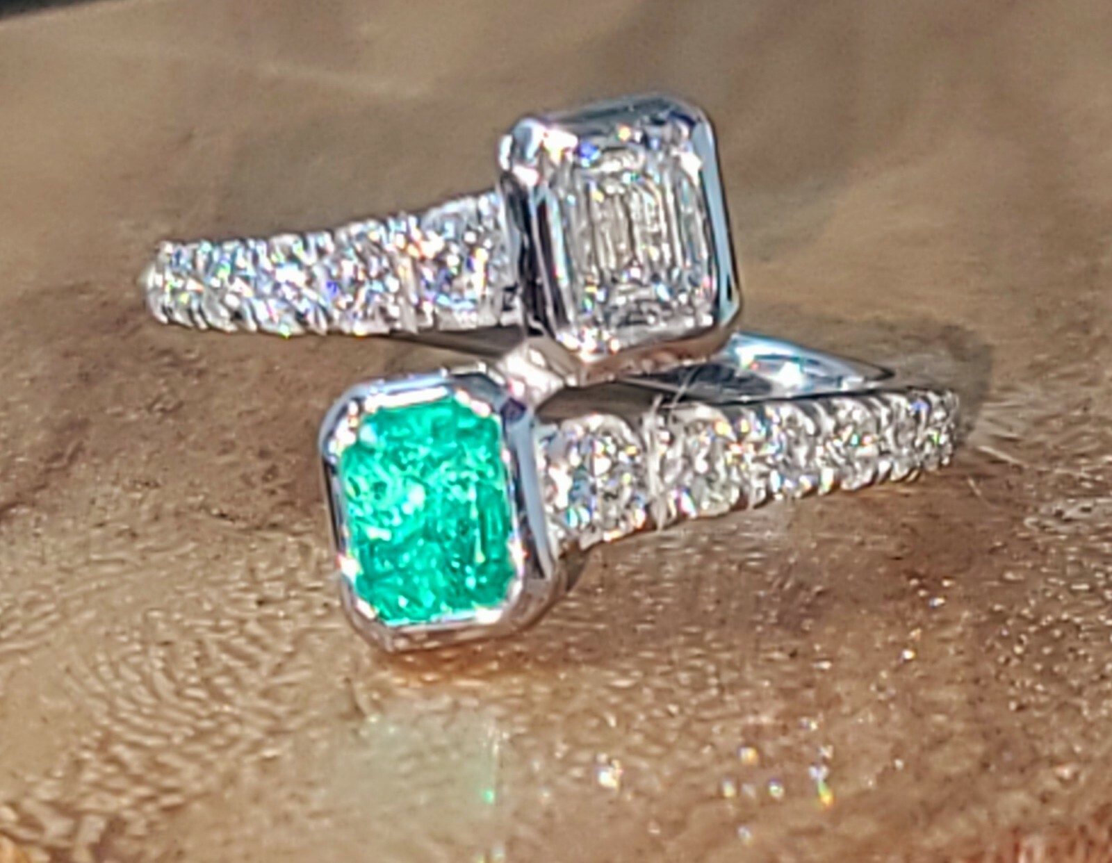 14k White Gold toi et moi ring 0.82CT. Diamond Natural Green Emerald