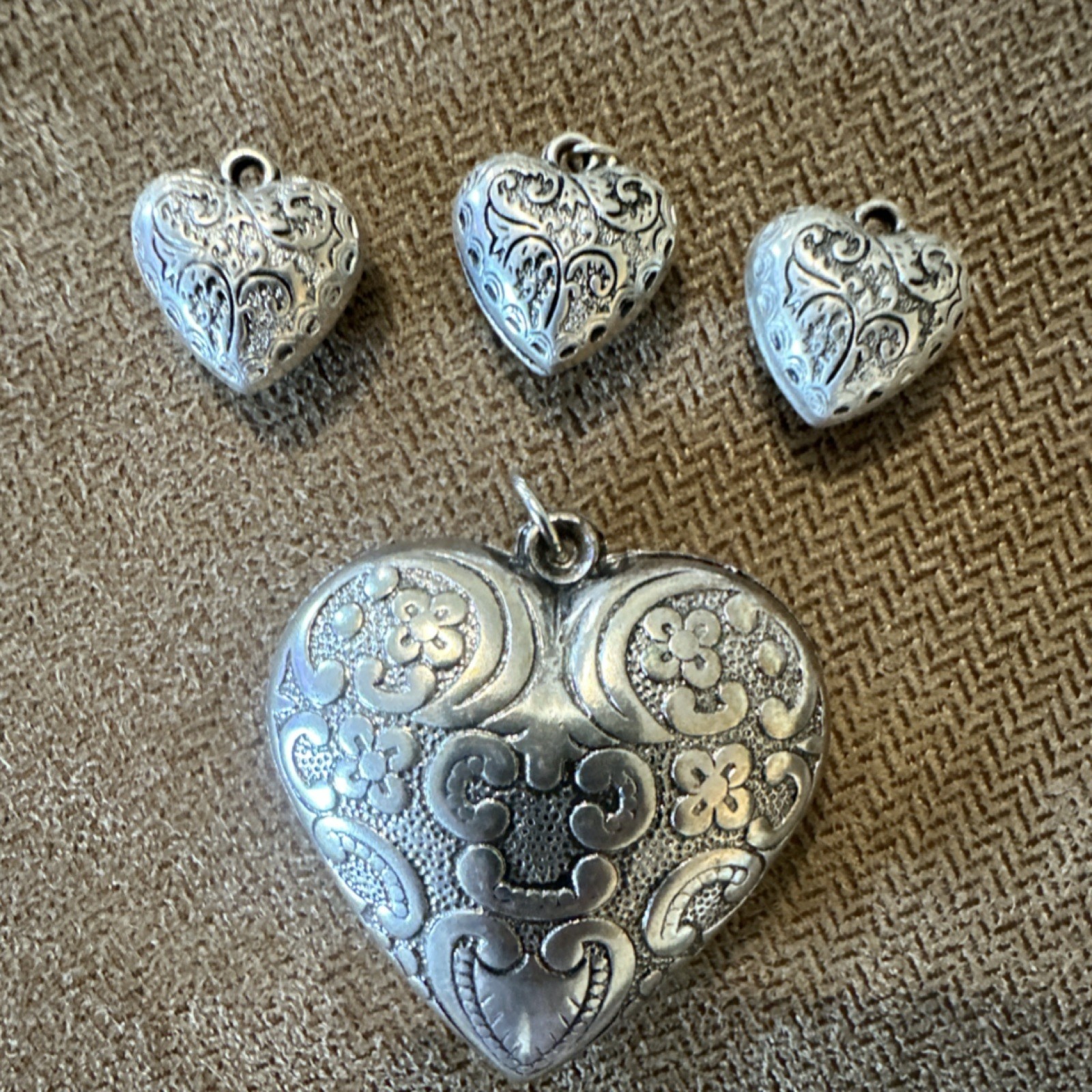 Silver Tone Heart Photo Locket Pendant Engraved Metal No Stone Women’s Love