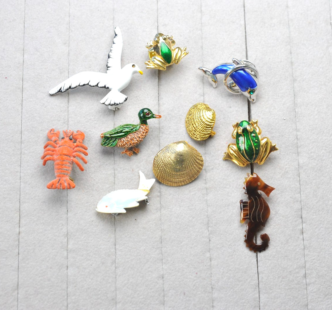 Vtg to now Brooch Pin LOT petite frog lobster fish seagull beach shell CB17